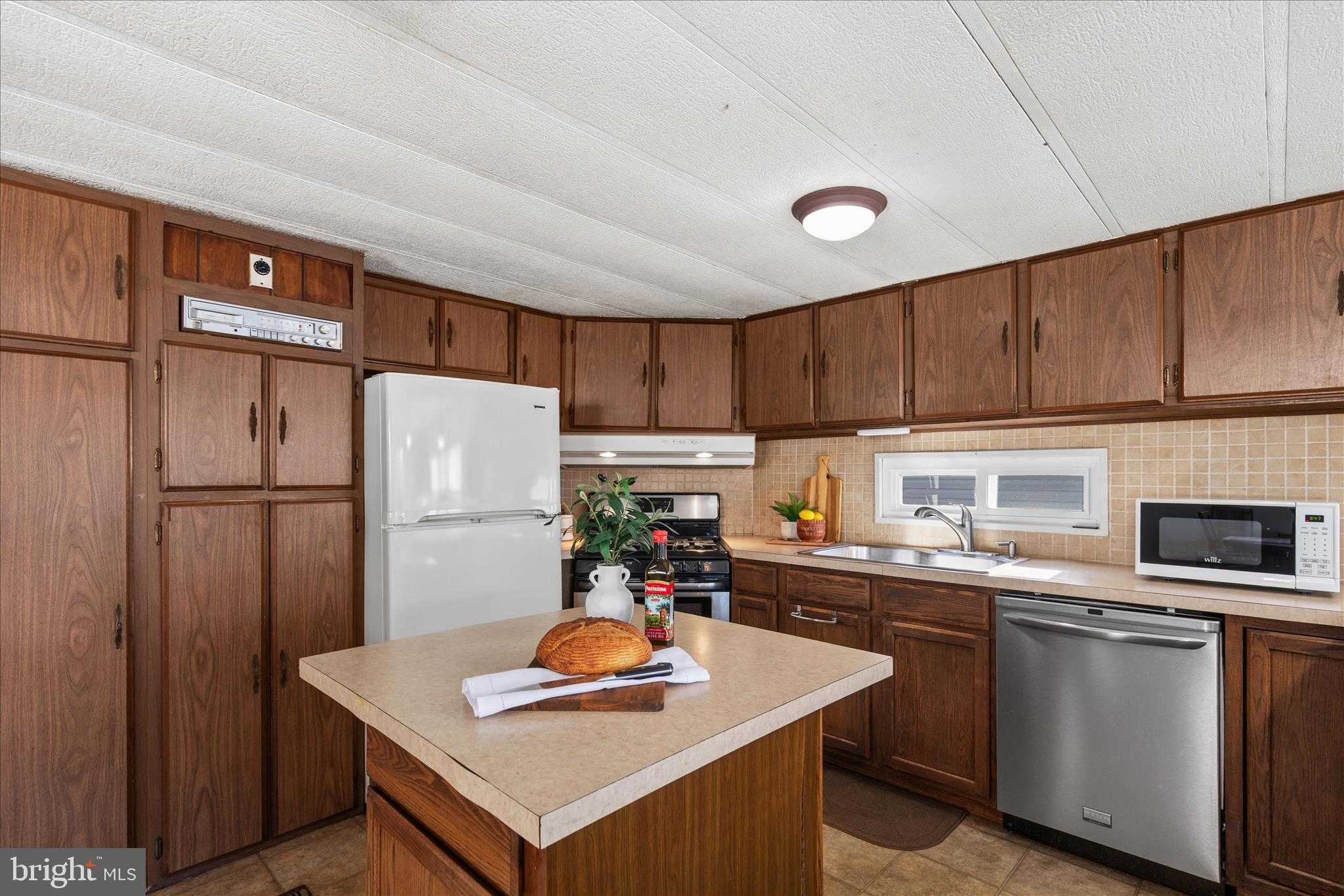 120 Nautical Ln photo 16