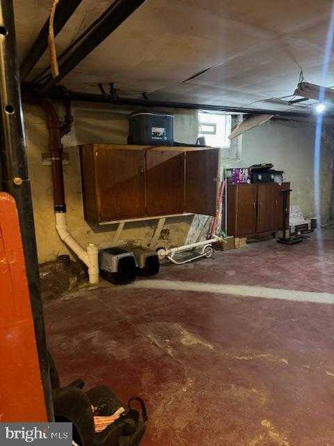 606 Maple Ave photo 33