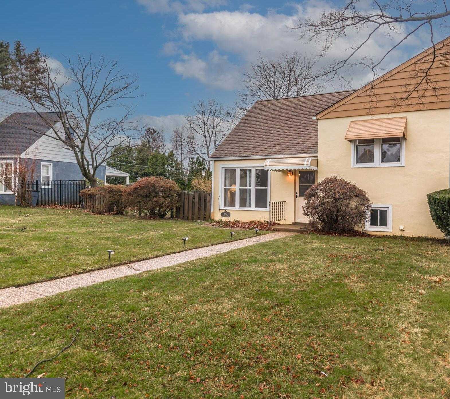 836 Clyde Ln photo 2