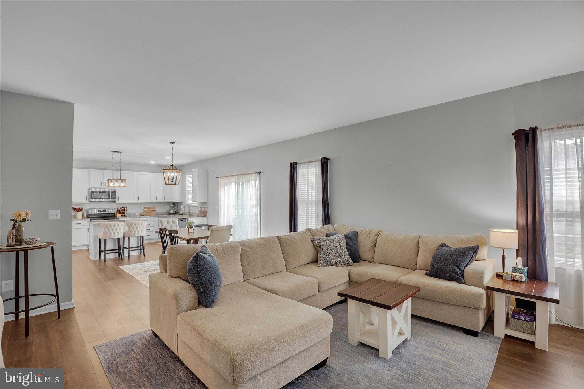 90 Thoroughbred Dr photo 11