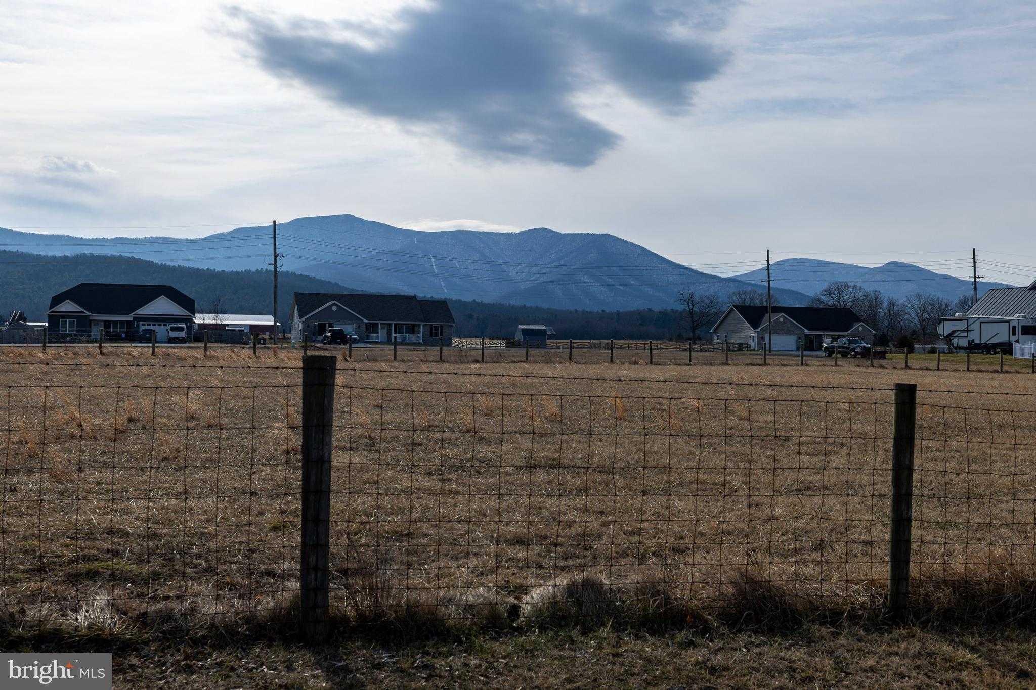 116 Denbrook Ln photo 3