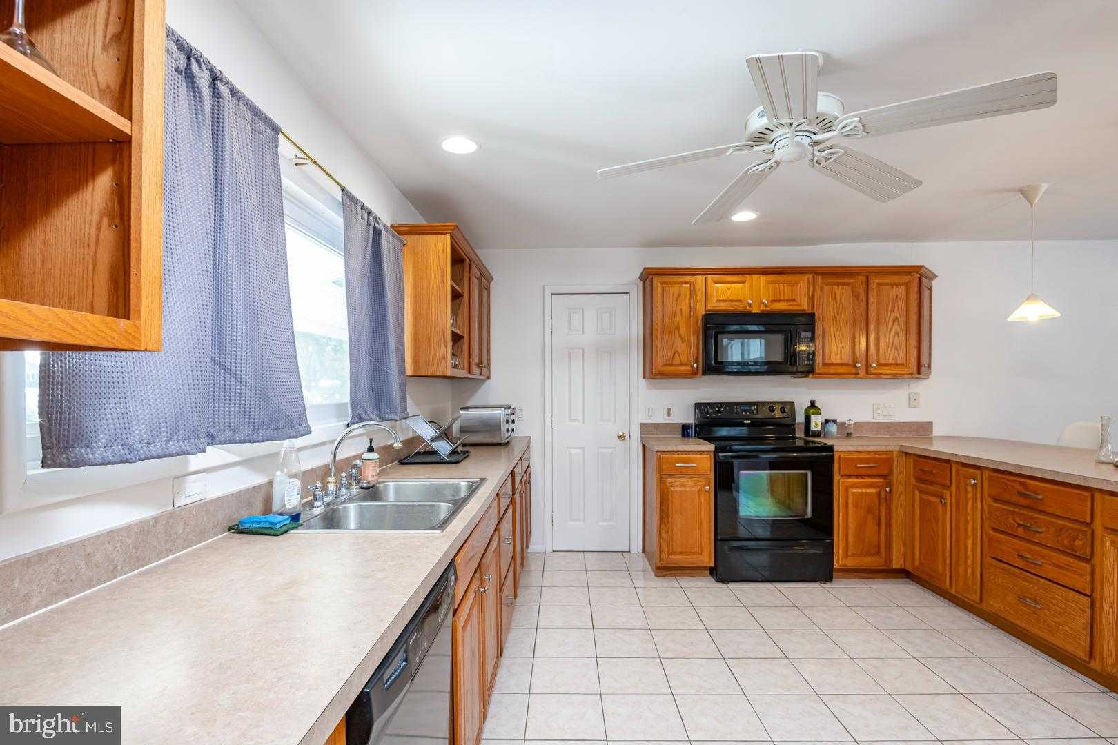 1519 Meadowlark Rd photo 9