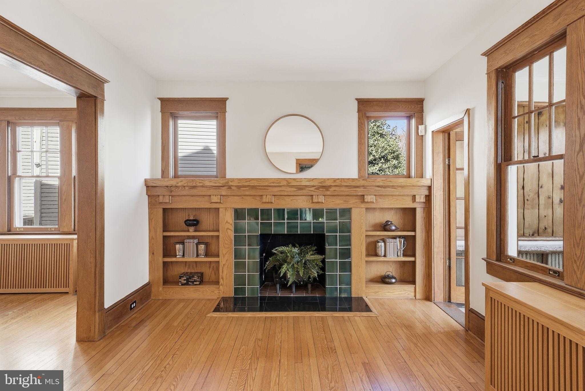 1526 N Edgewood St photo 7