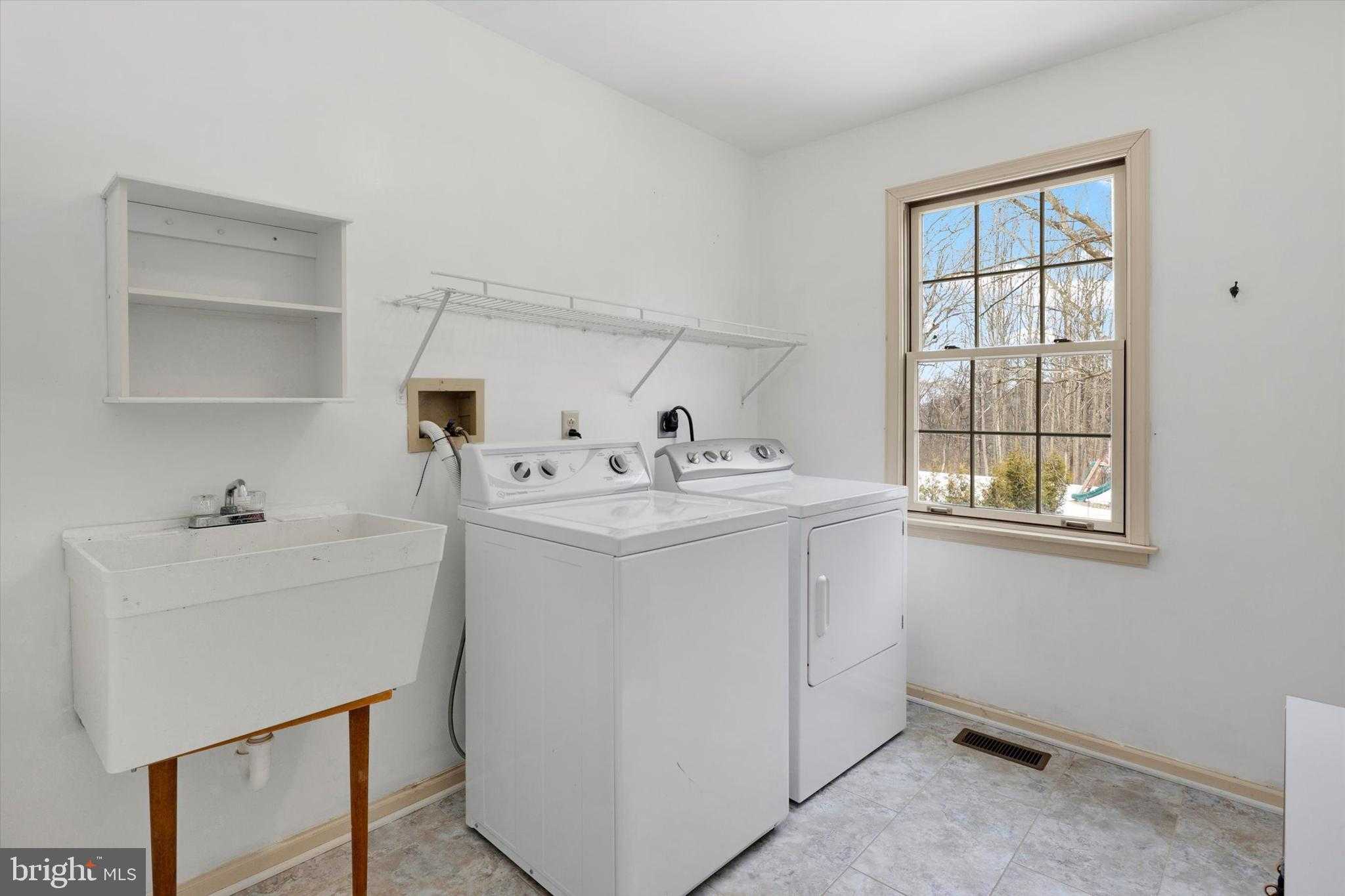 1018 Hartman Rd photo 20