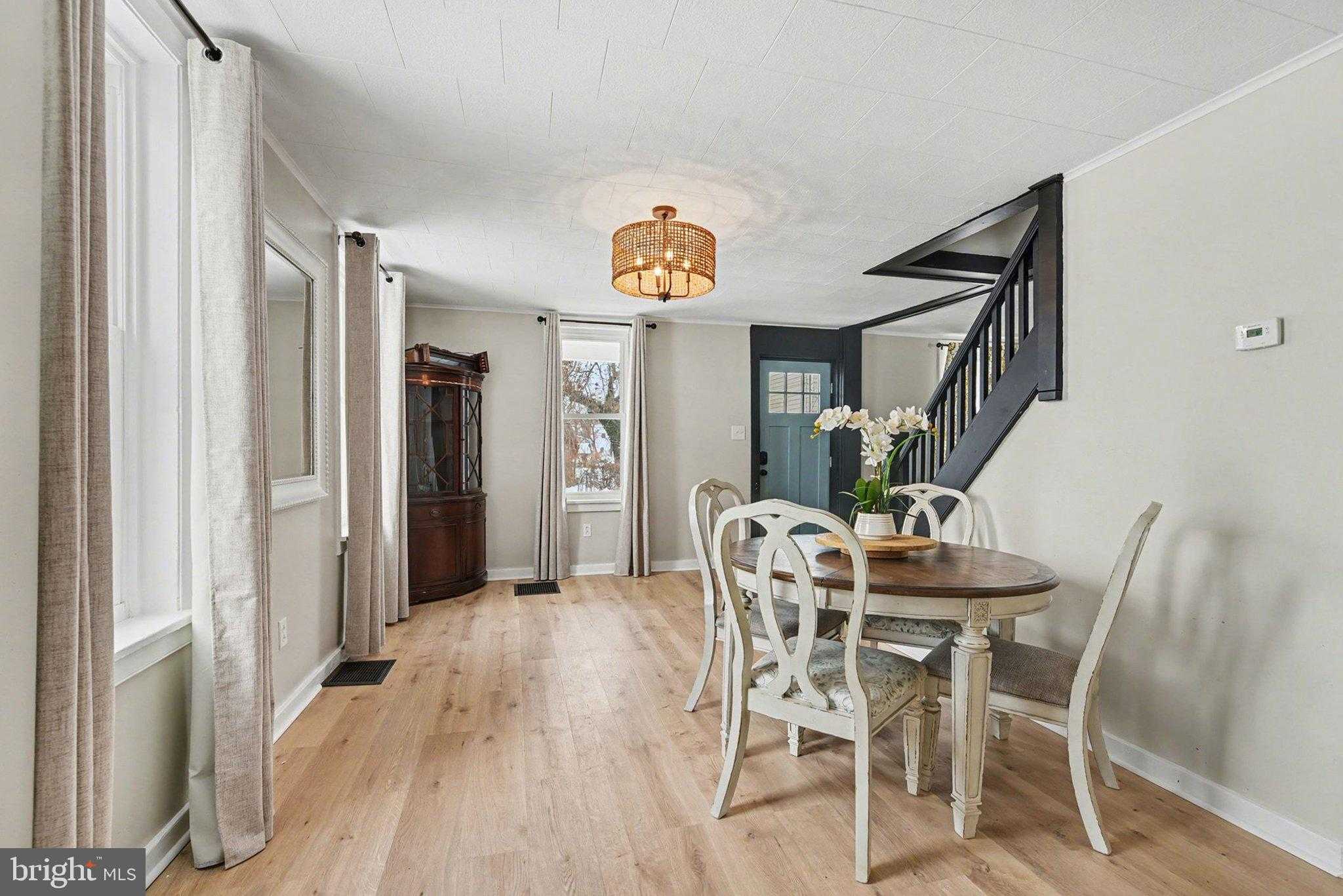 329 Chestnut St photo 9