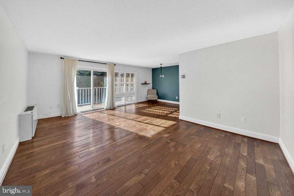 1005 Chillum Rd Apt 207 photo 2