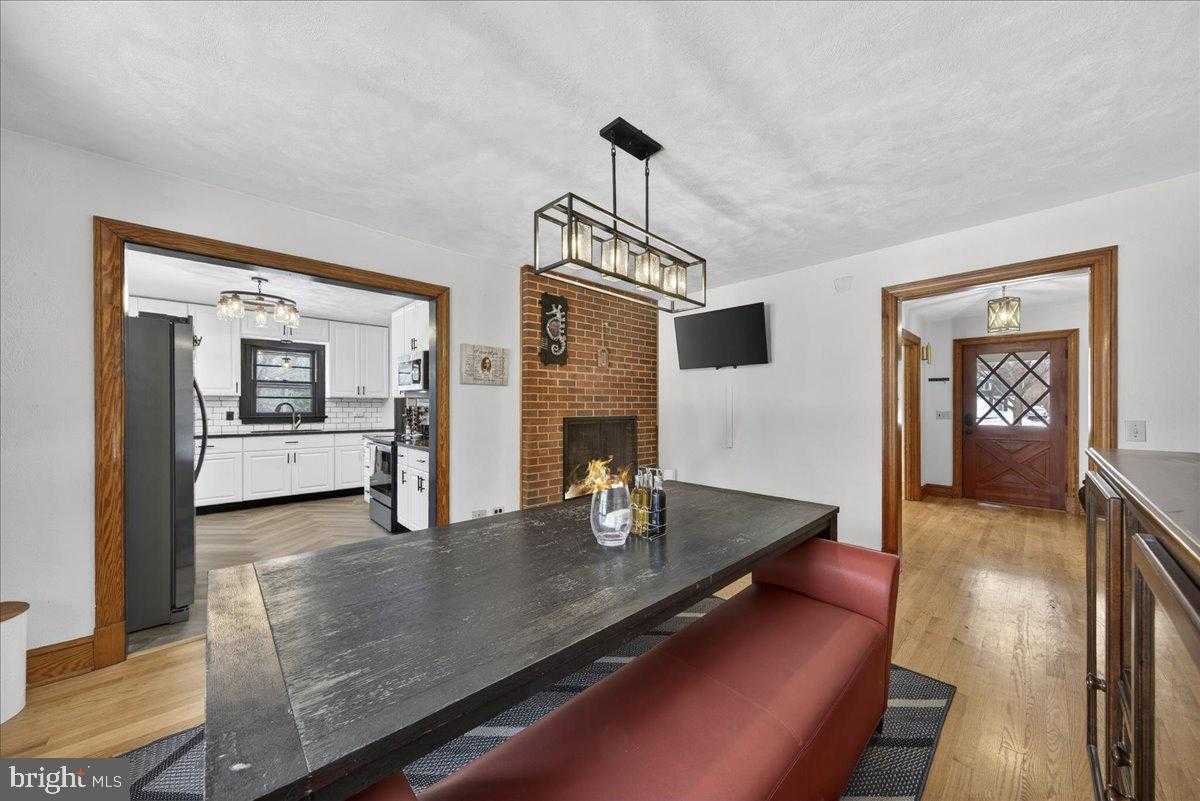 8901 Deekens St photo 7