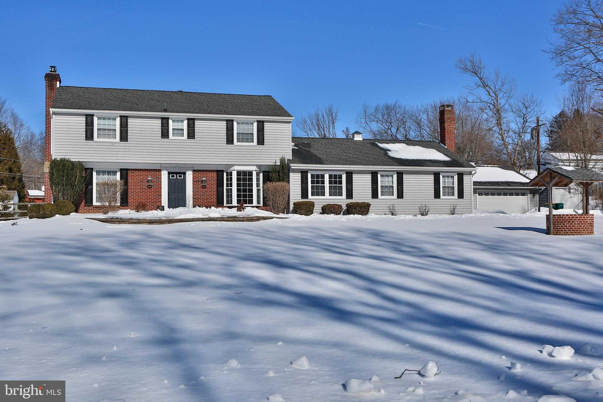 543 Green Valley Rd photo 2