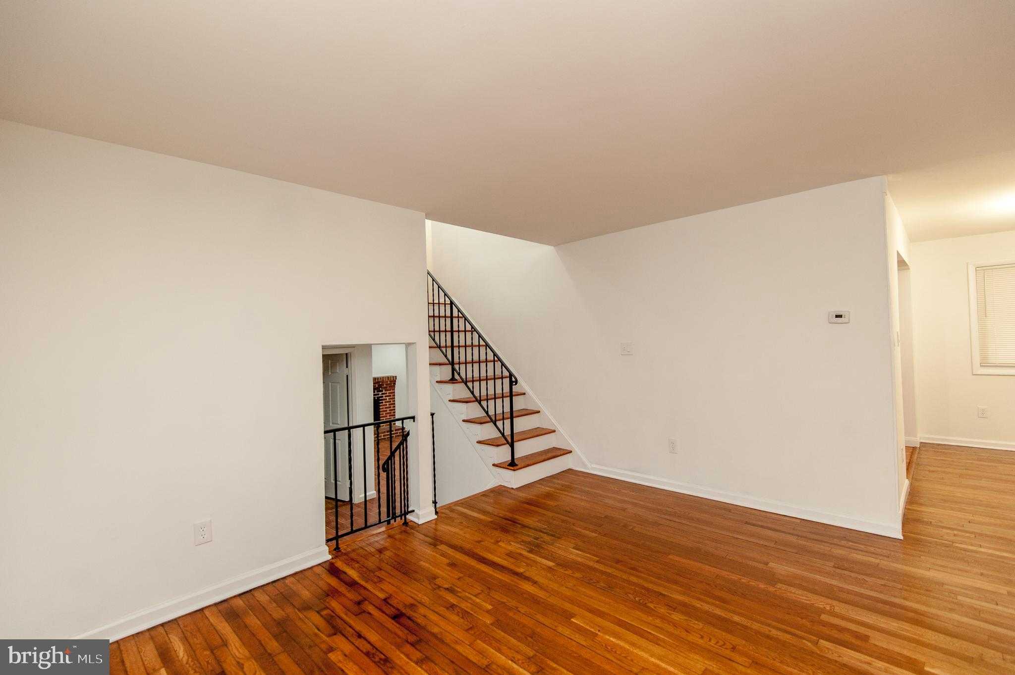 8912 Keewatin Rd photo 27