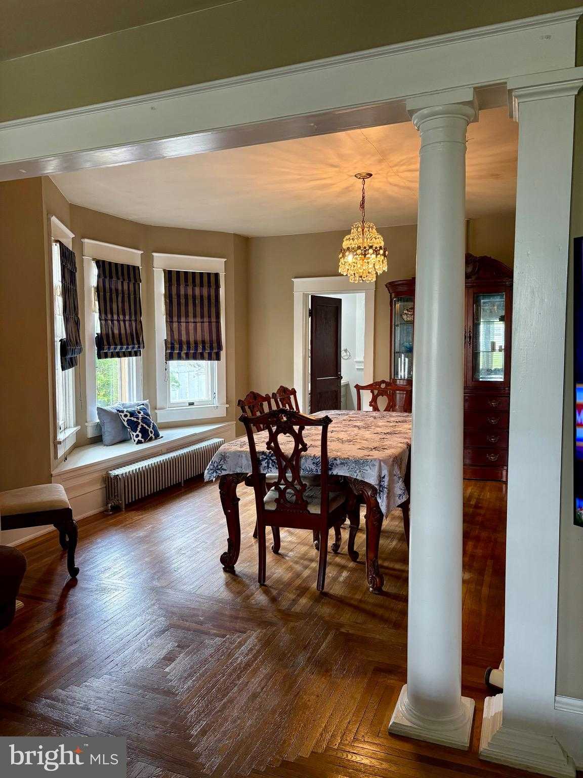 333 E Main St photo 4