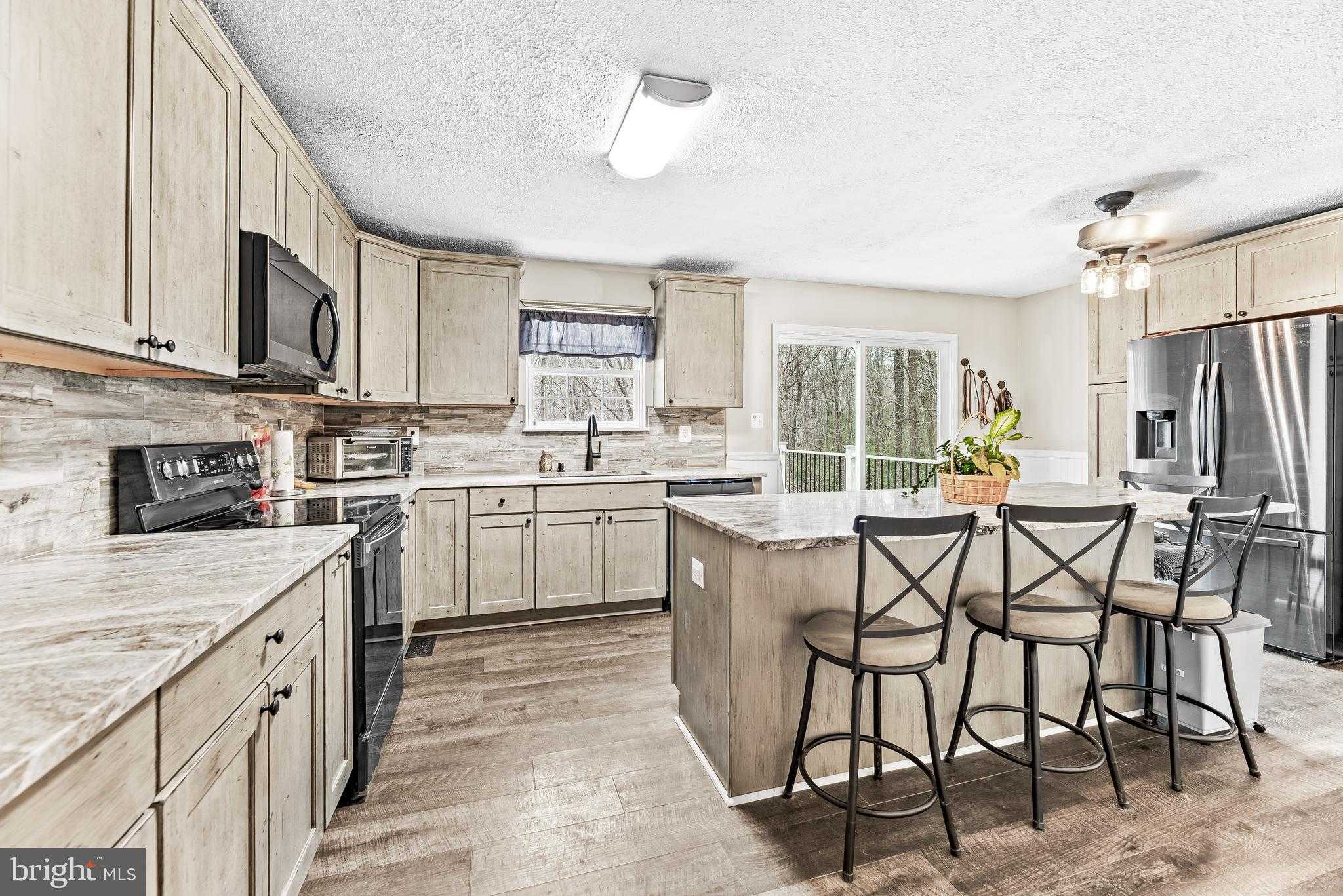 3035 Mandela CT photo 4