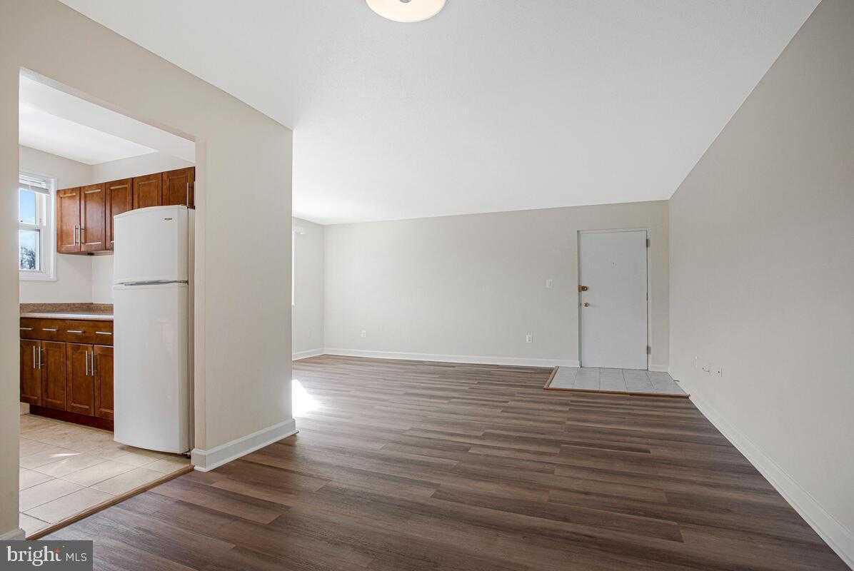 3823 Hamilton St # B-204 photo 7