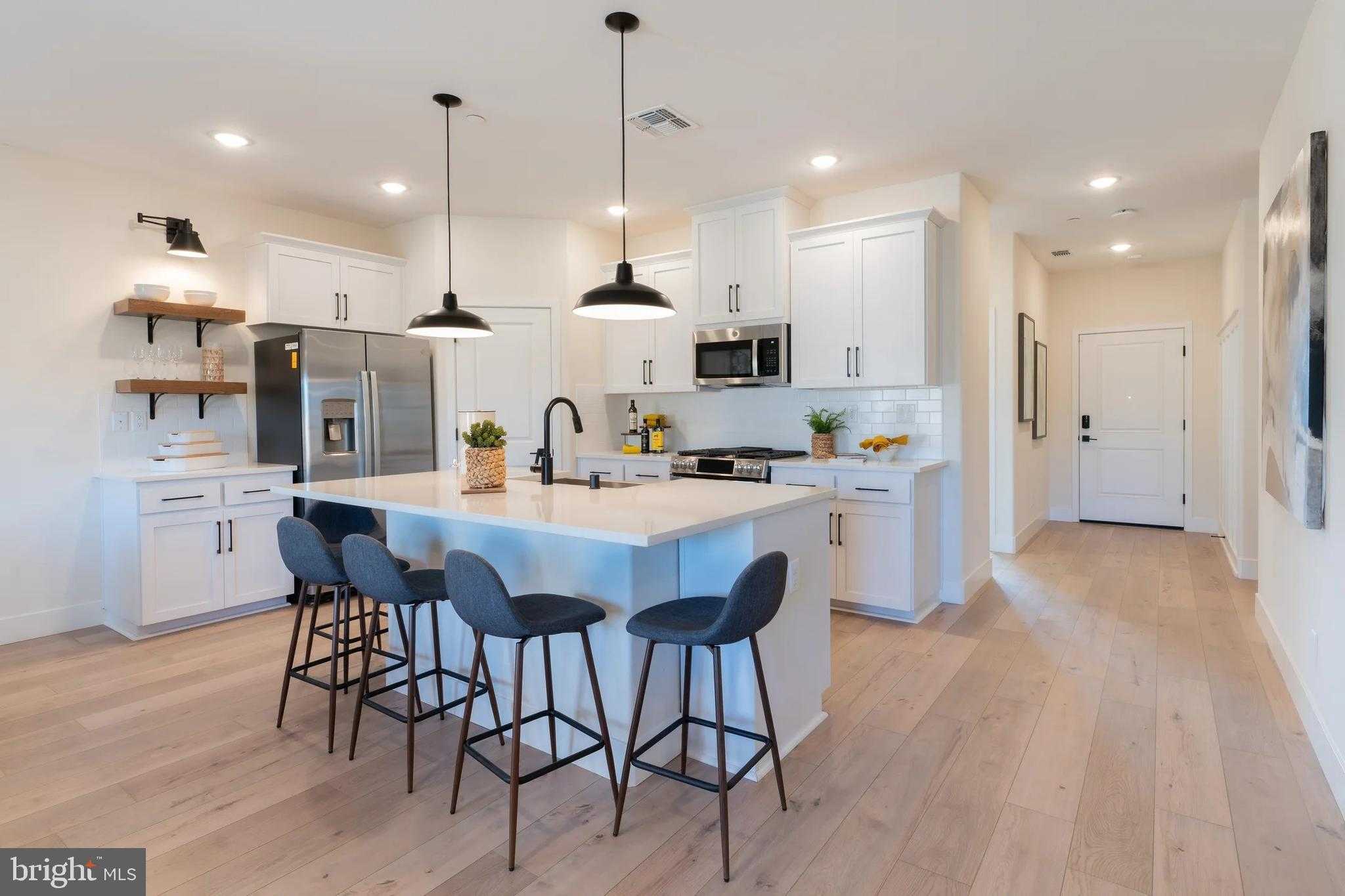 227 Valor Ln photo 5