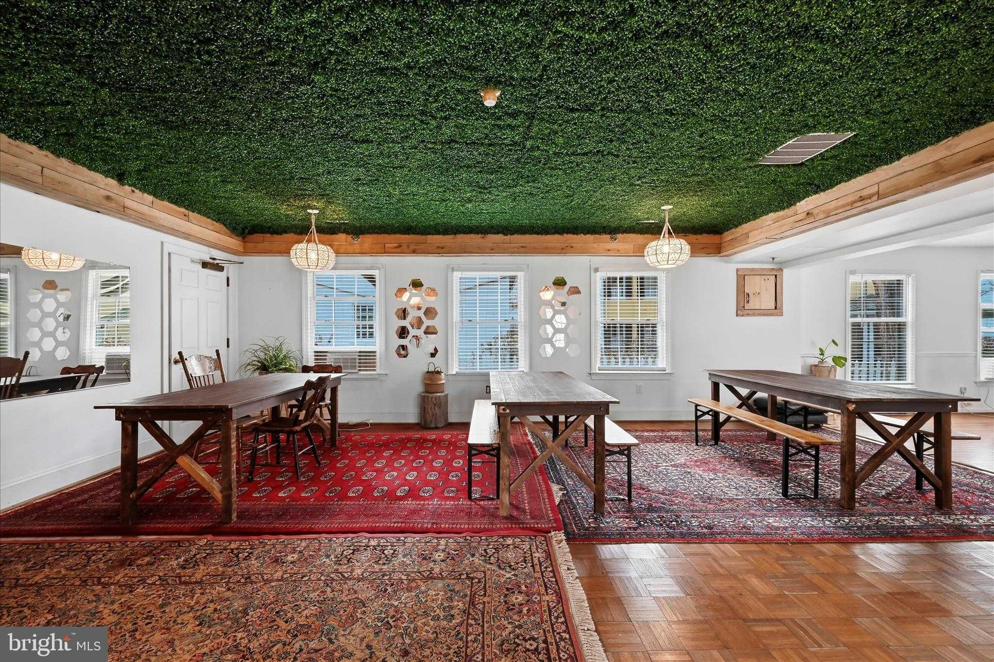 210 W Main St photo 39