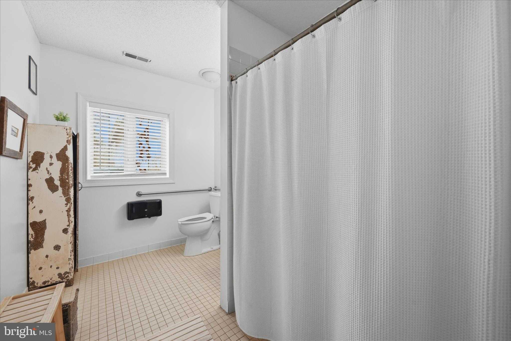 210 W Main St photo 48