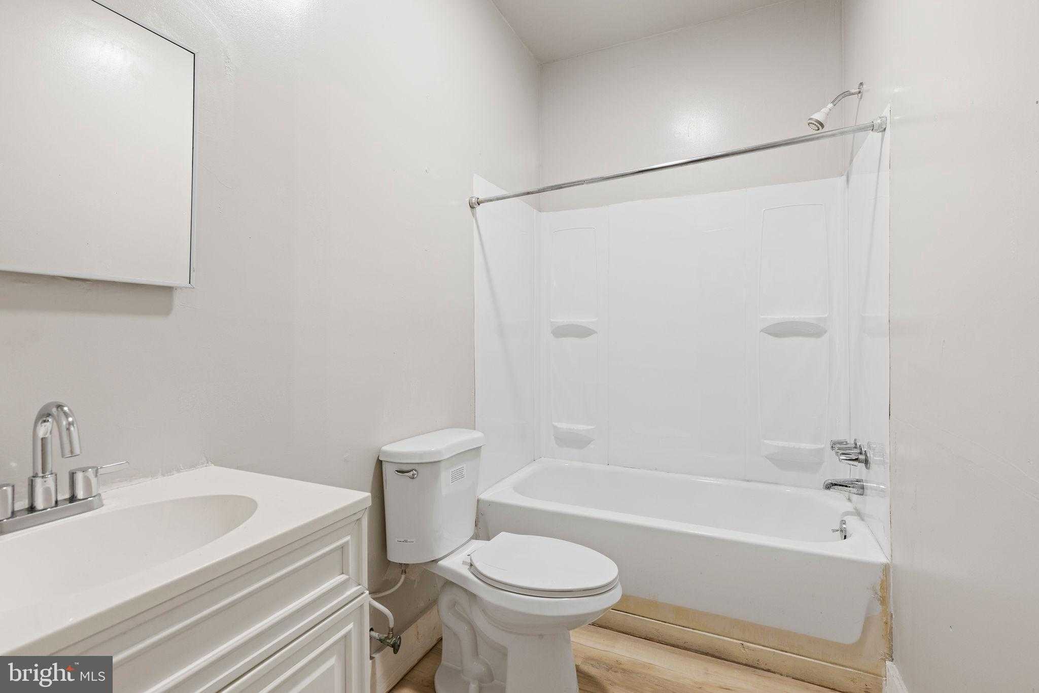 3003 Clifton Ave photo 10