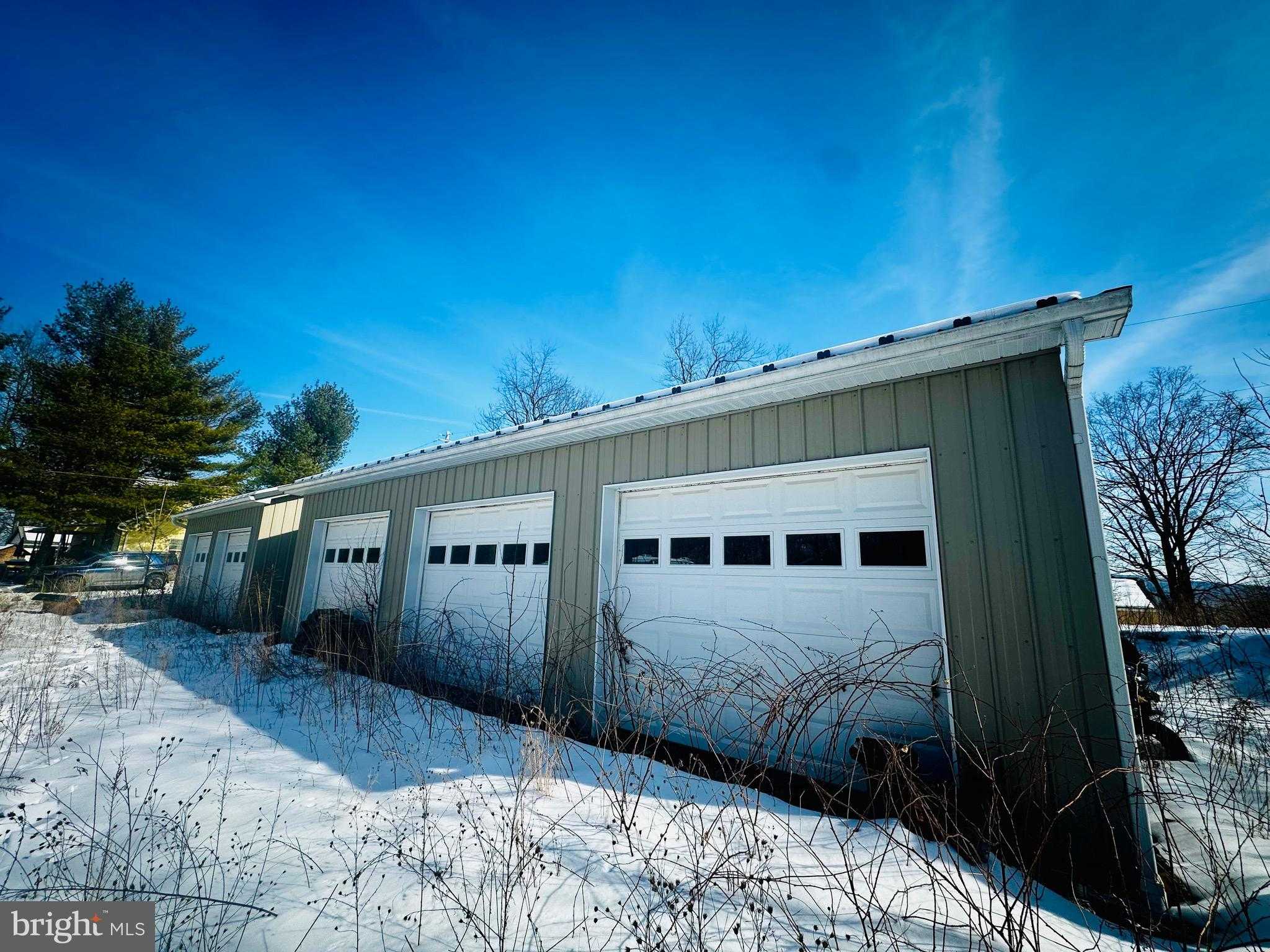 82 Kingbaum St photo 2