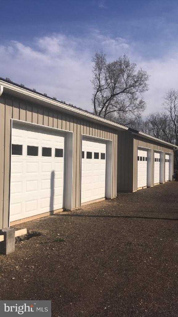 82 Kingbaum St photo 9