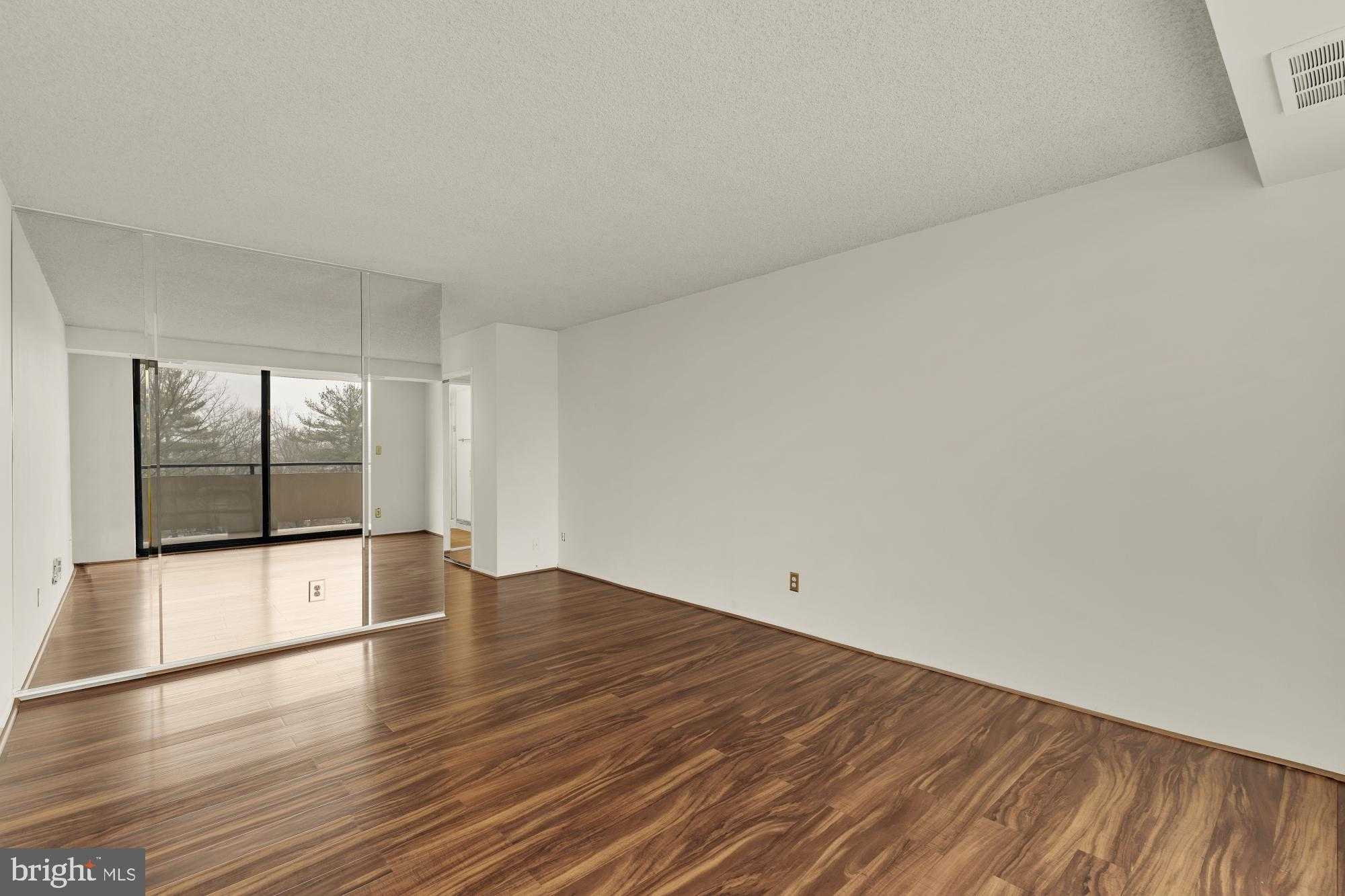 1800 Old Meadow Rd Apt 303 photo 20