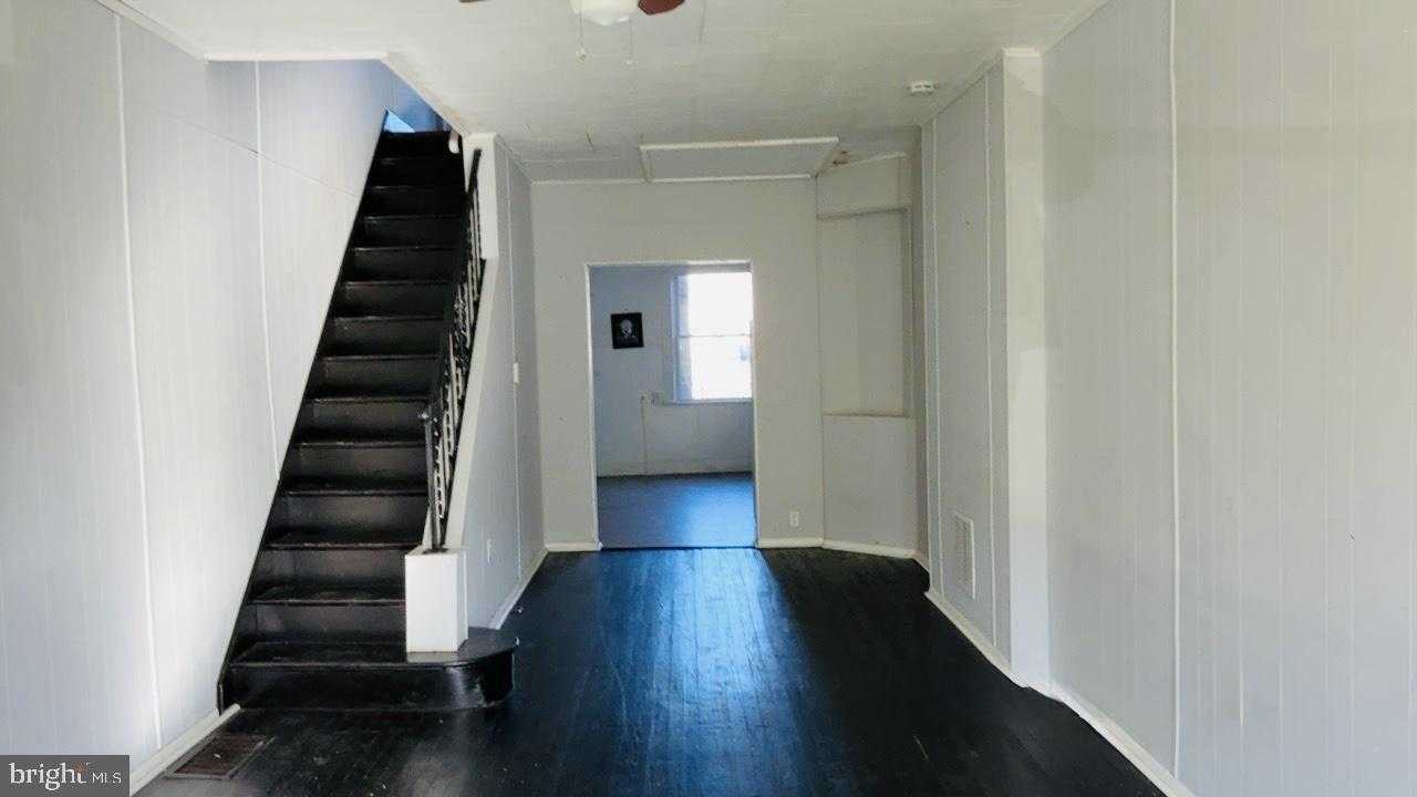 3102 E Fairmount Ave photo 7