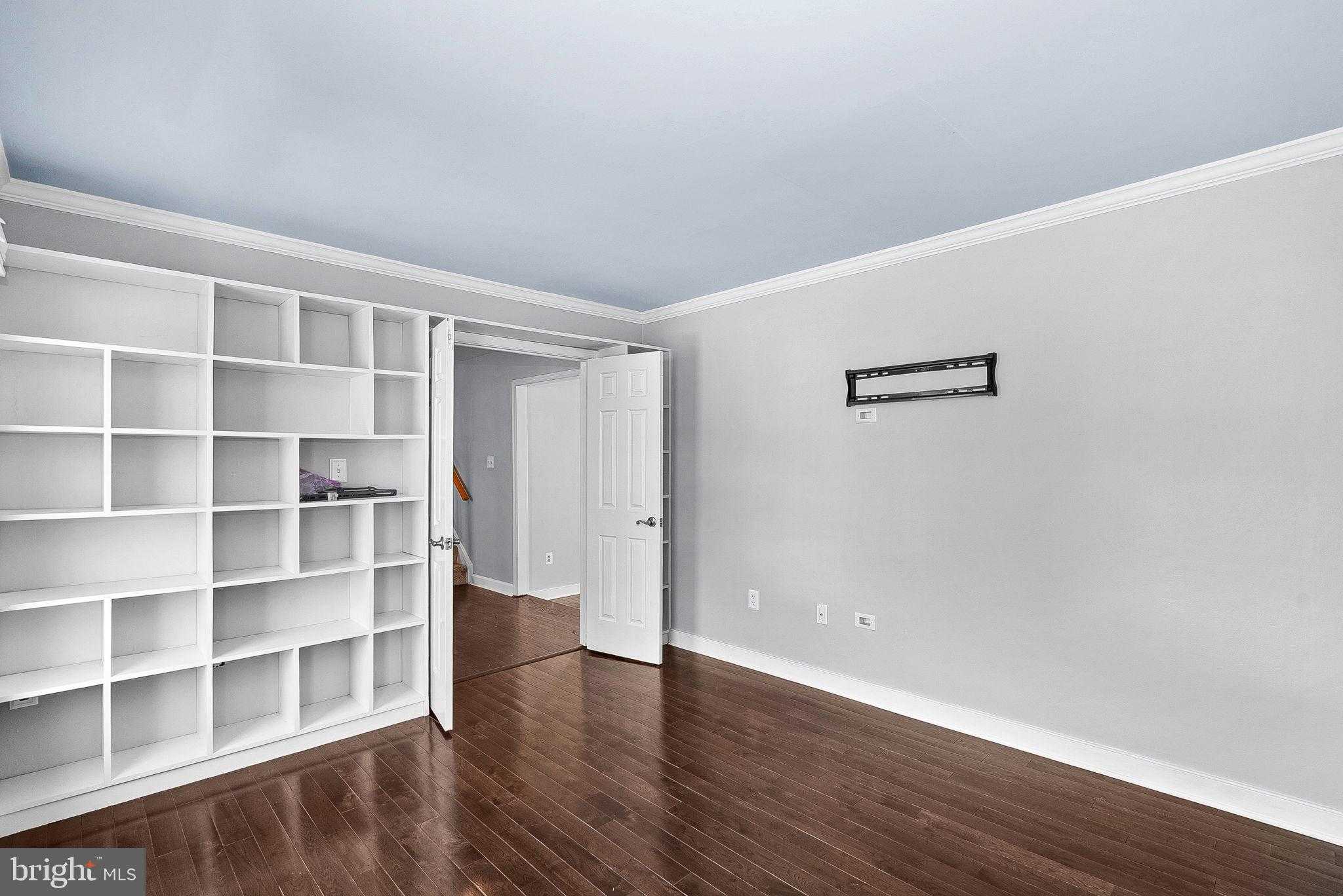 105 Country Rd photo 9