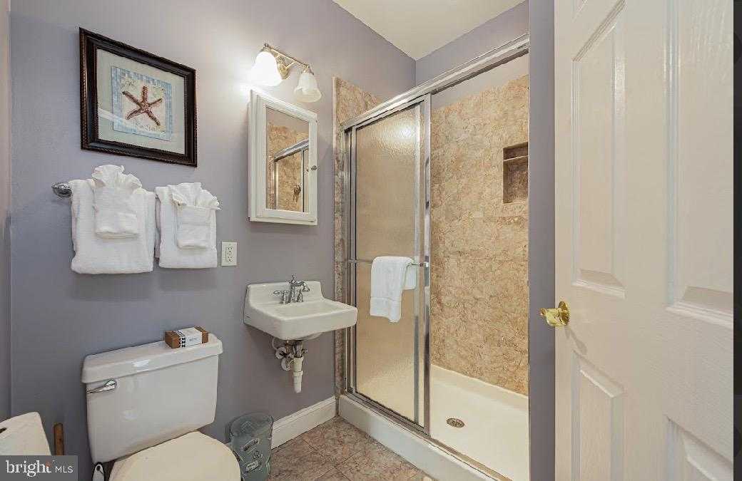 202 Bayview Ln photo 9