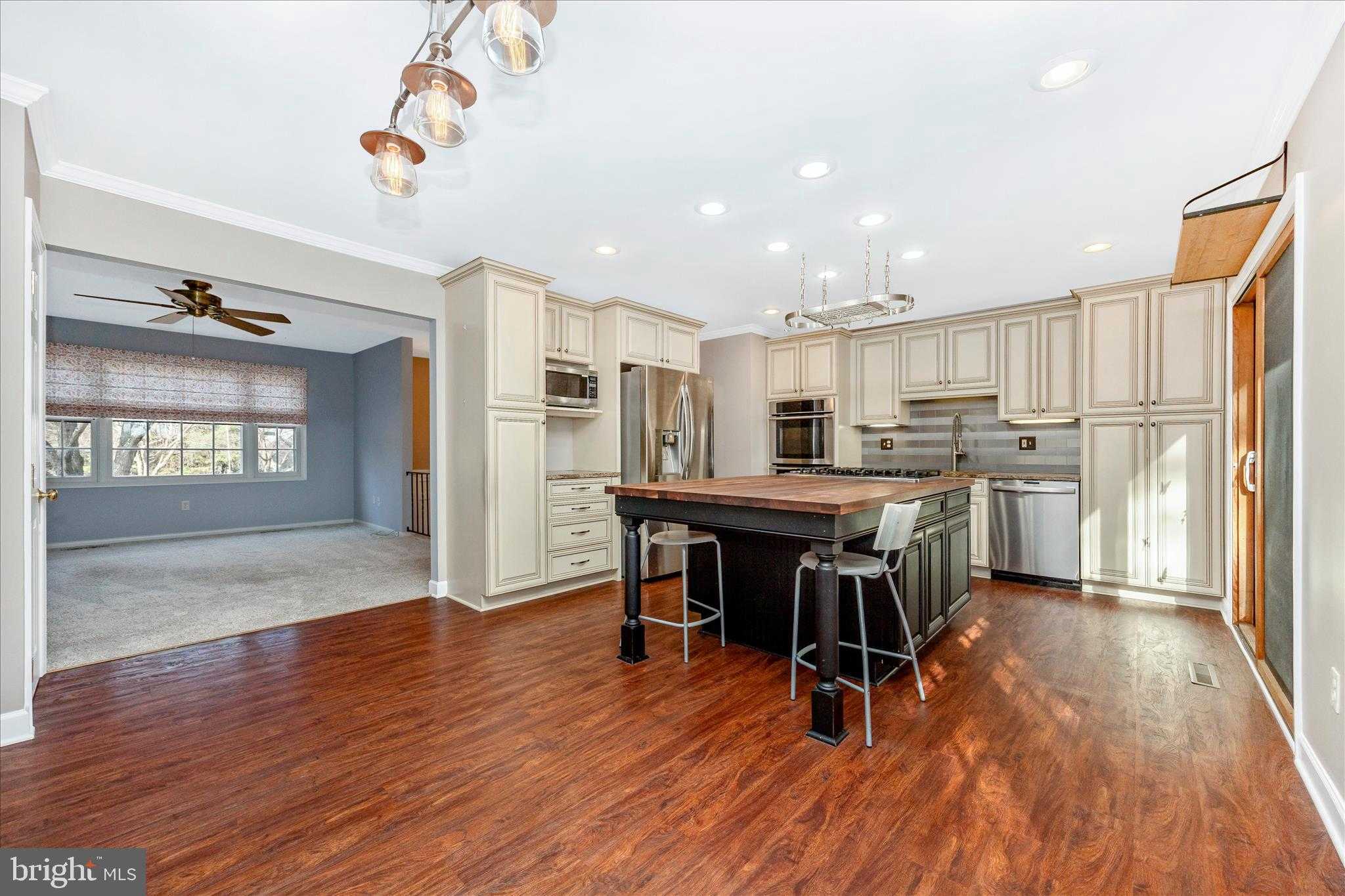 8602 Burnt Hickory Cir photo 5