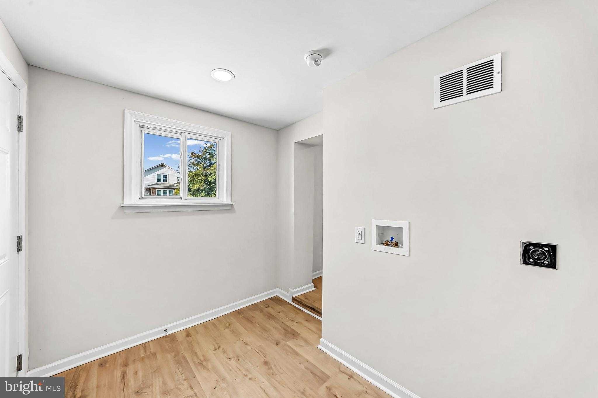 232 S 5th St photo 13