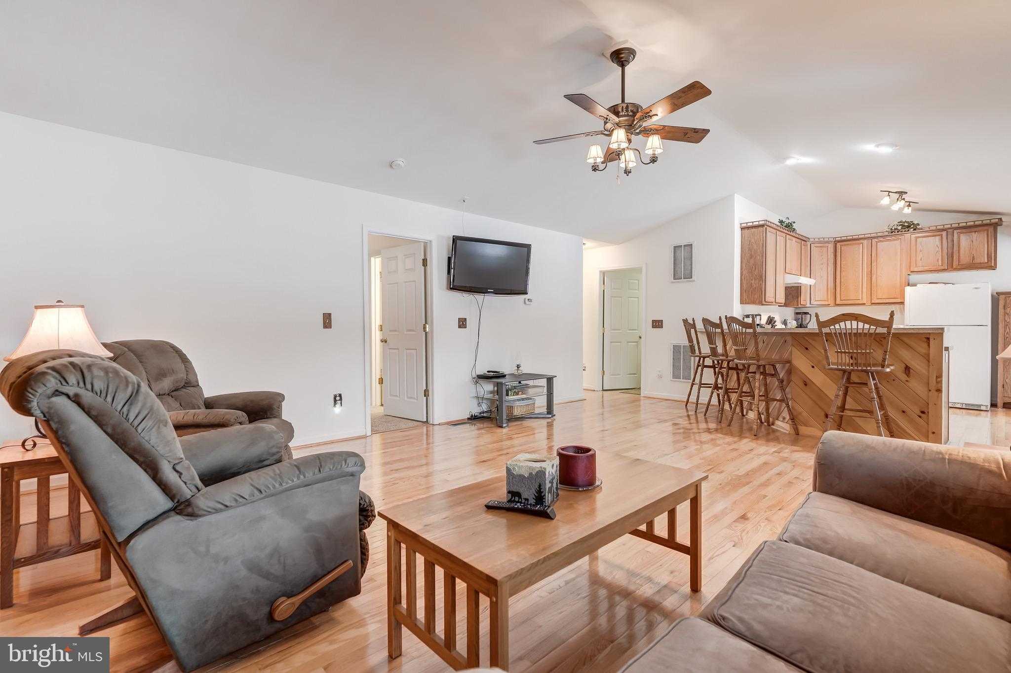 225 Lakeview Dr photo 14