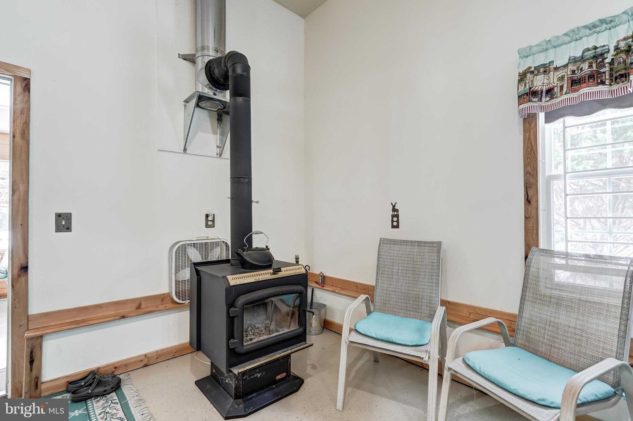 225 Lakeview Dr photo 32