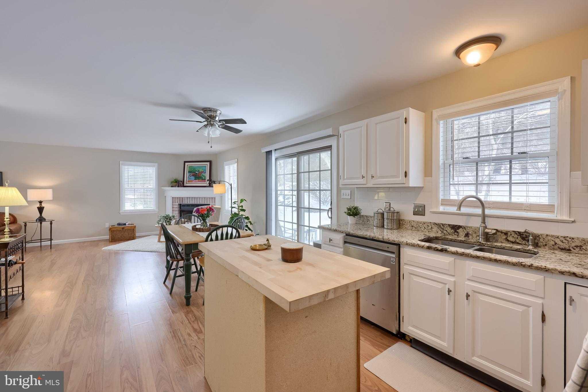 35 Henry CT photo 14