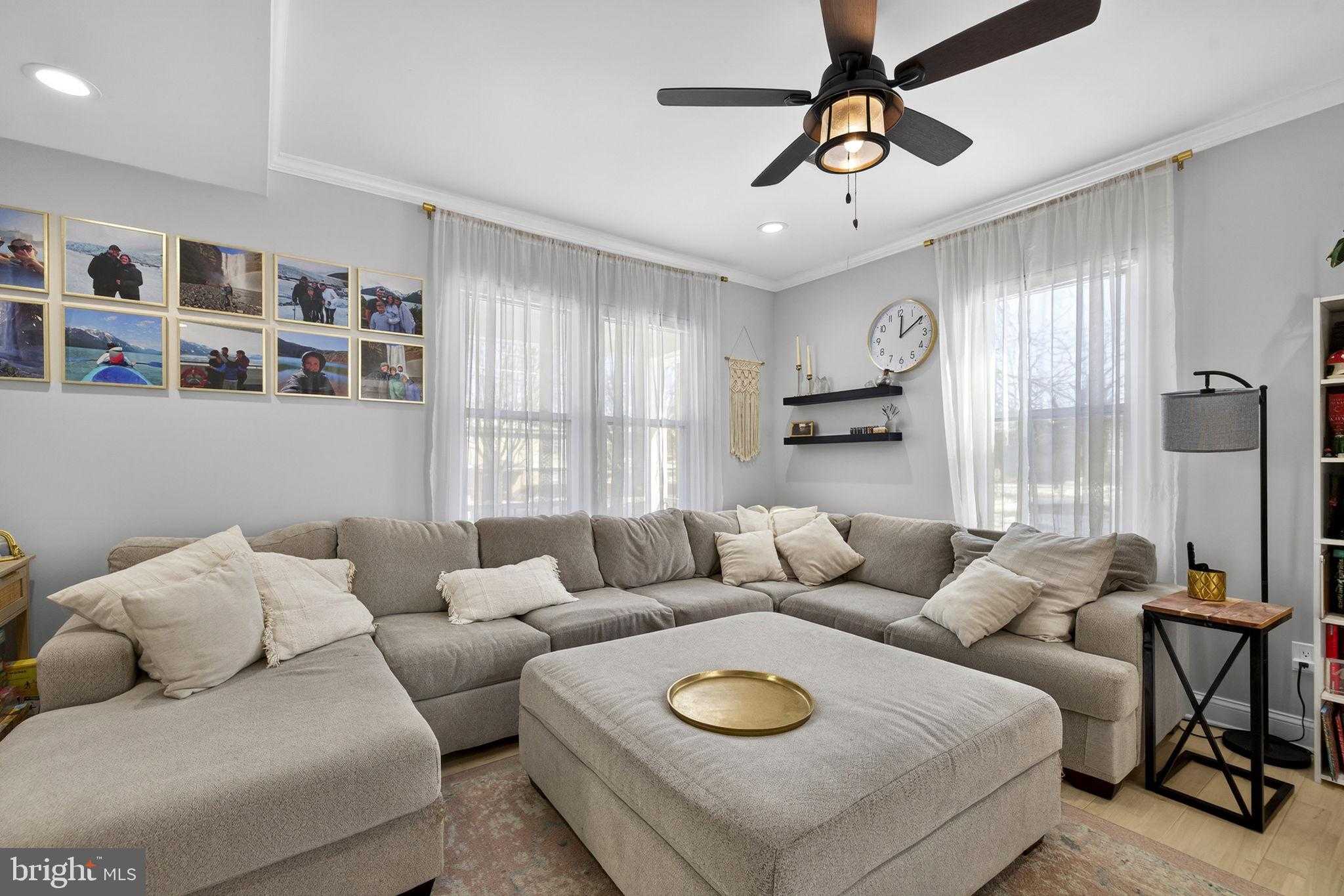 25 W Southwerk St photo 11