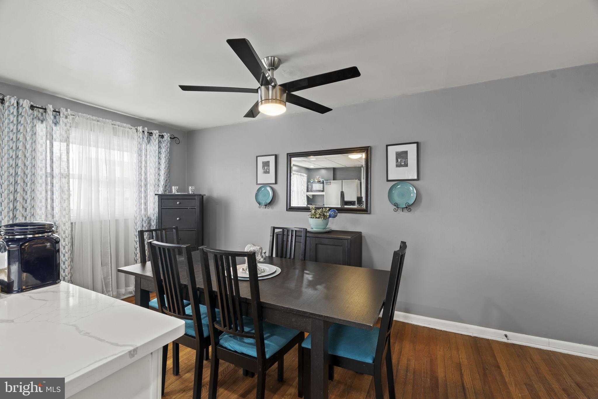 2733 Tremont St photo 13