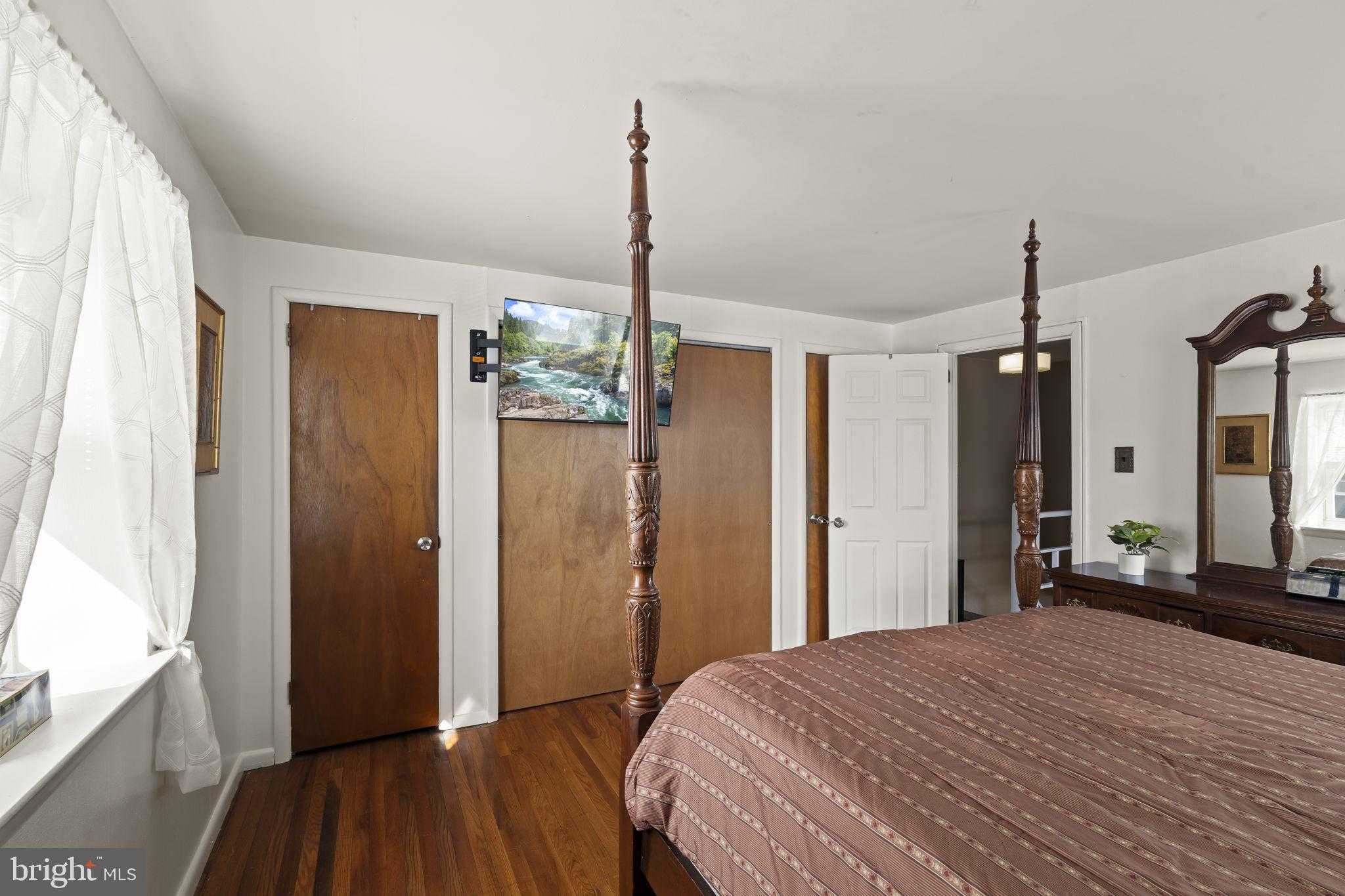 2733 Tremont St photo 16