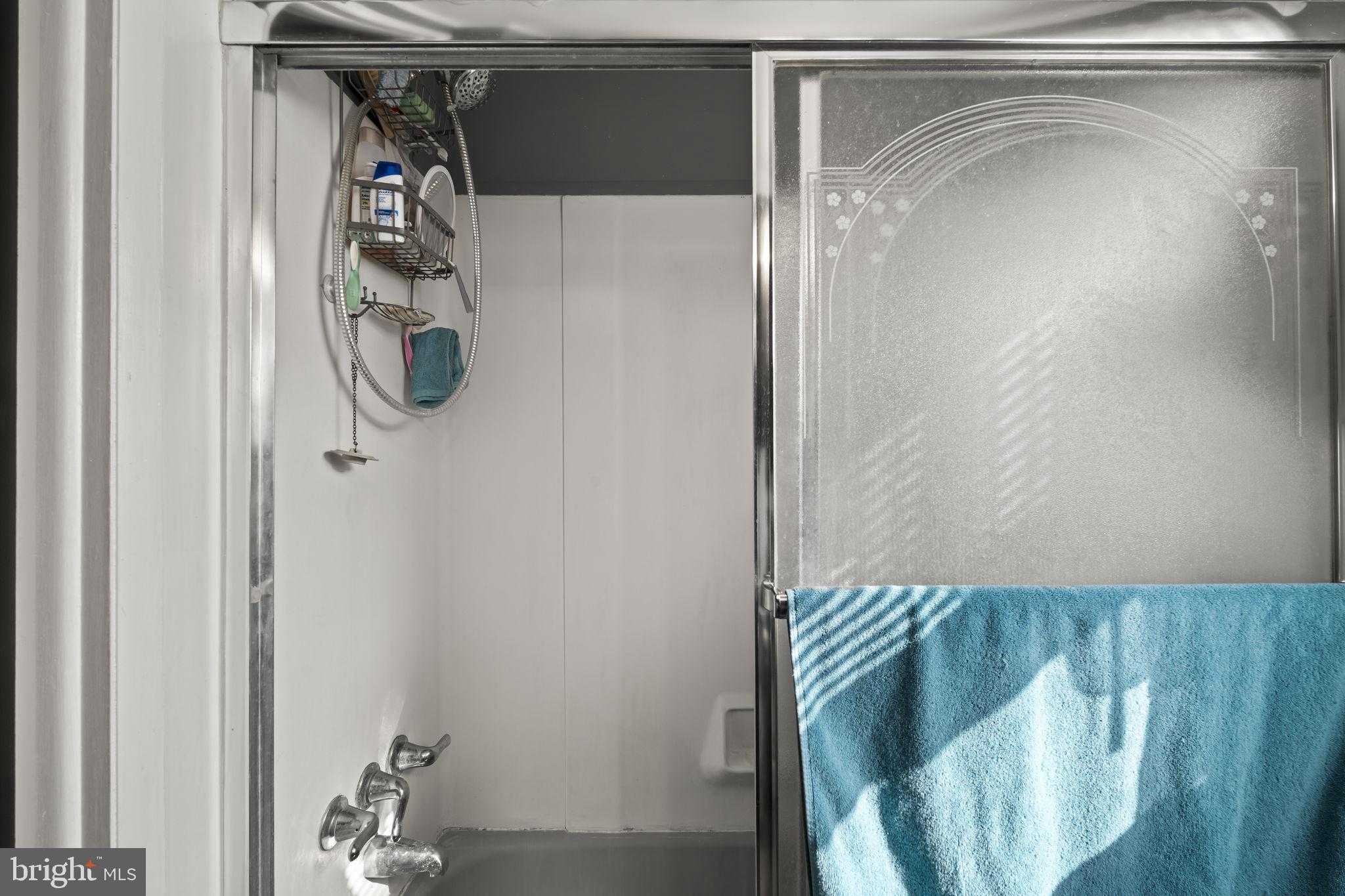 2733 Tremont St photo 19