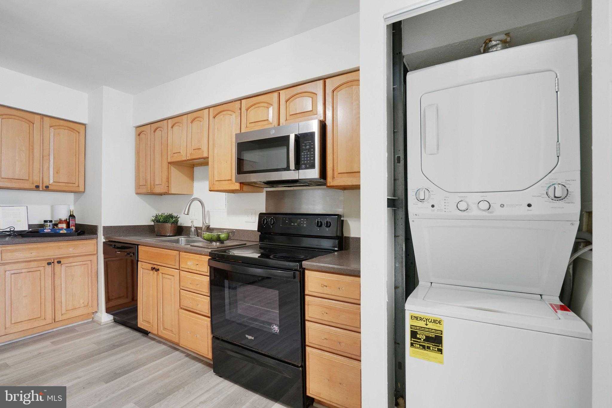 3713 S George Mason Dr photo 16