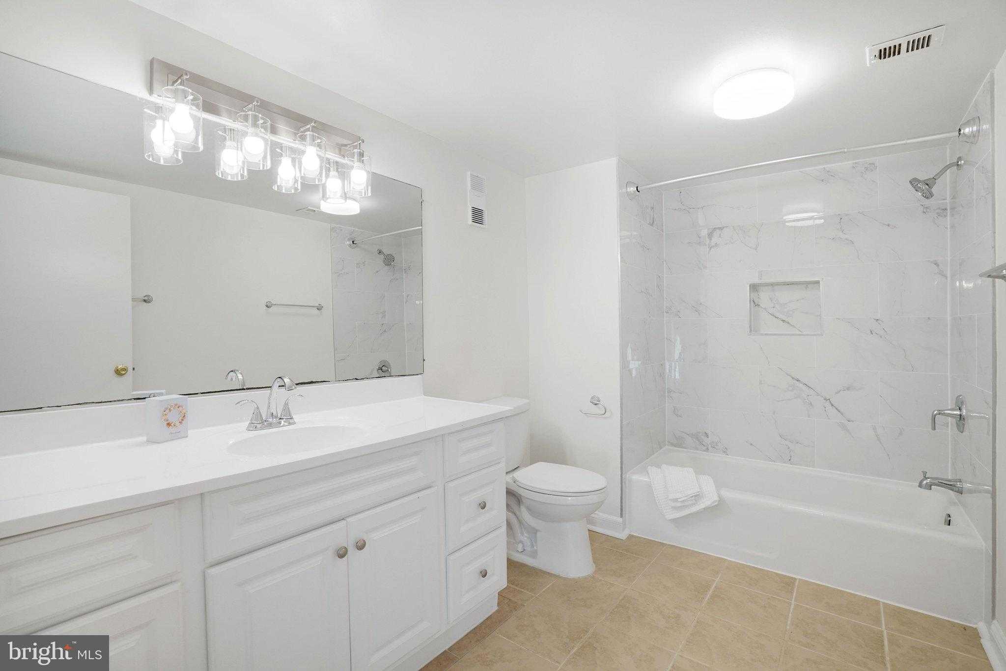 3713 S George Mason Dr photo 22