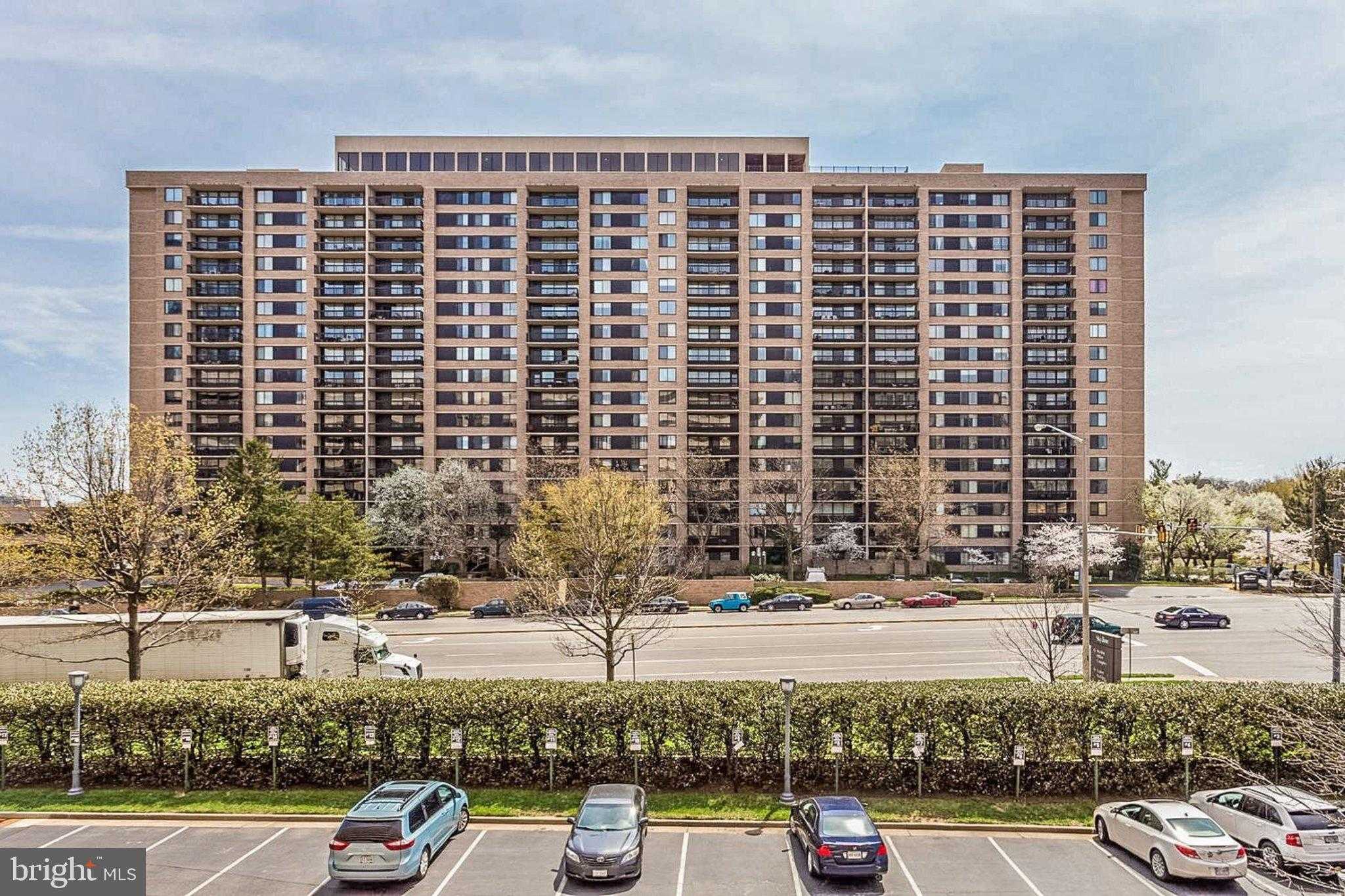 3713 S George Mason Dr photo 34