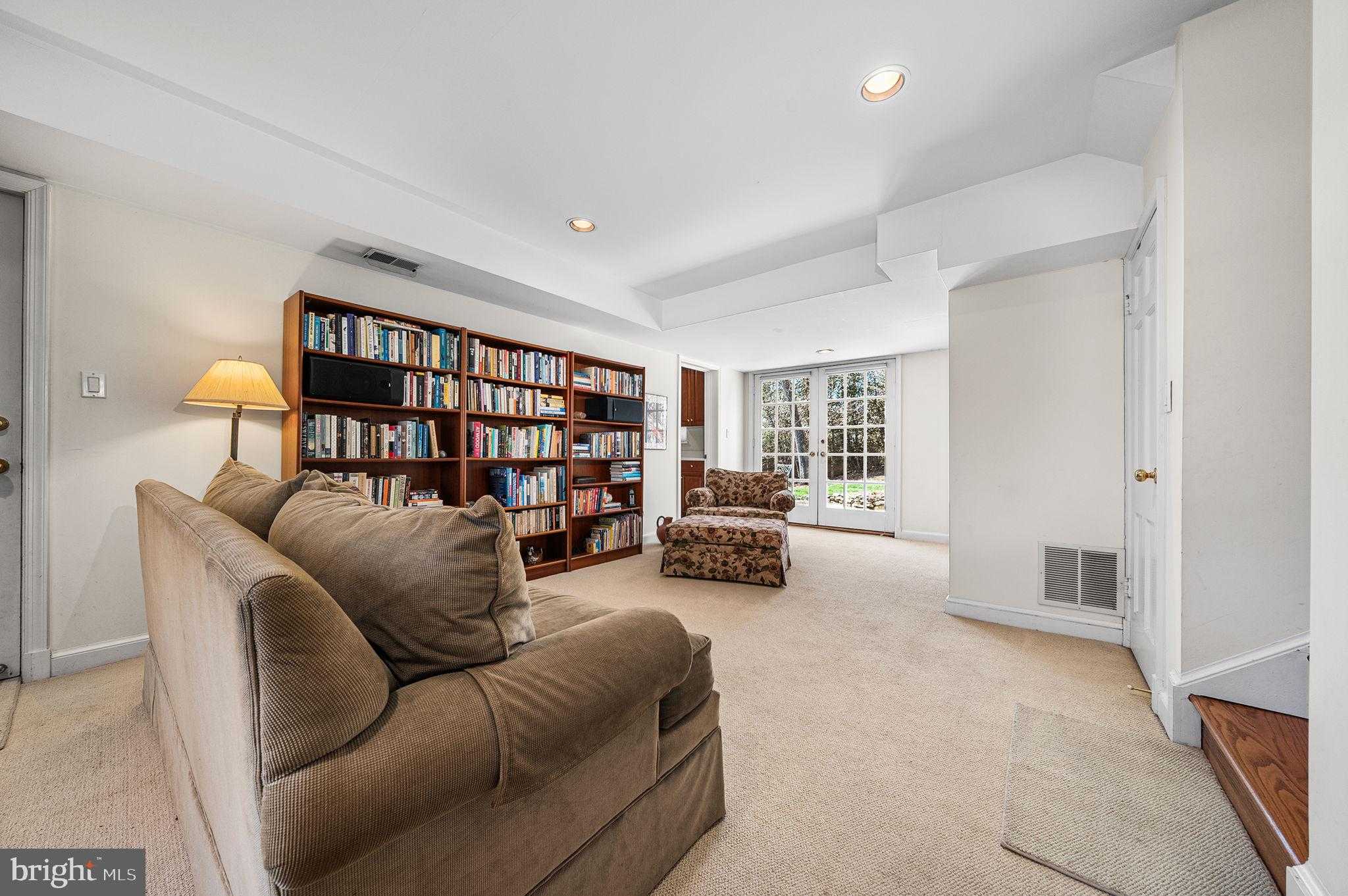 9806 Culver CT photo 49