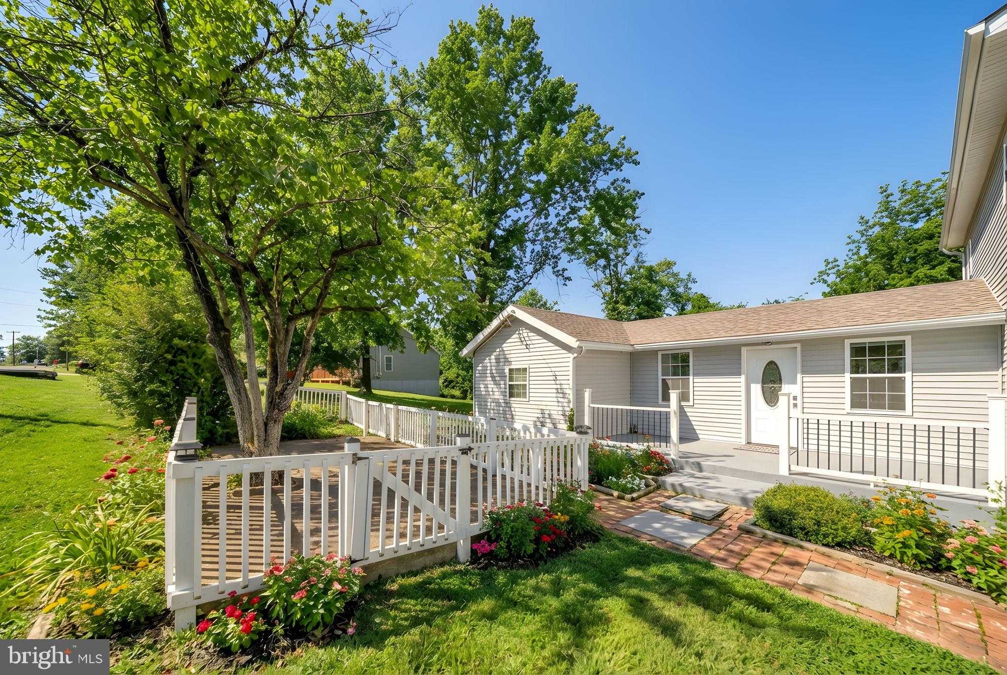 671 Pine Ridge Dr photo 7