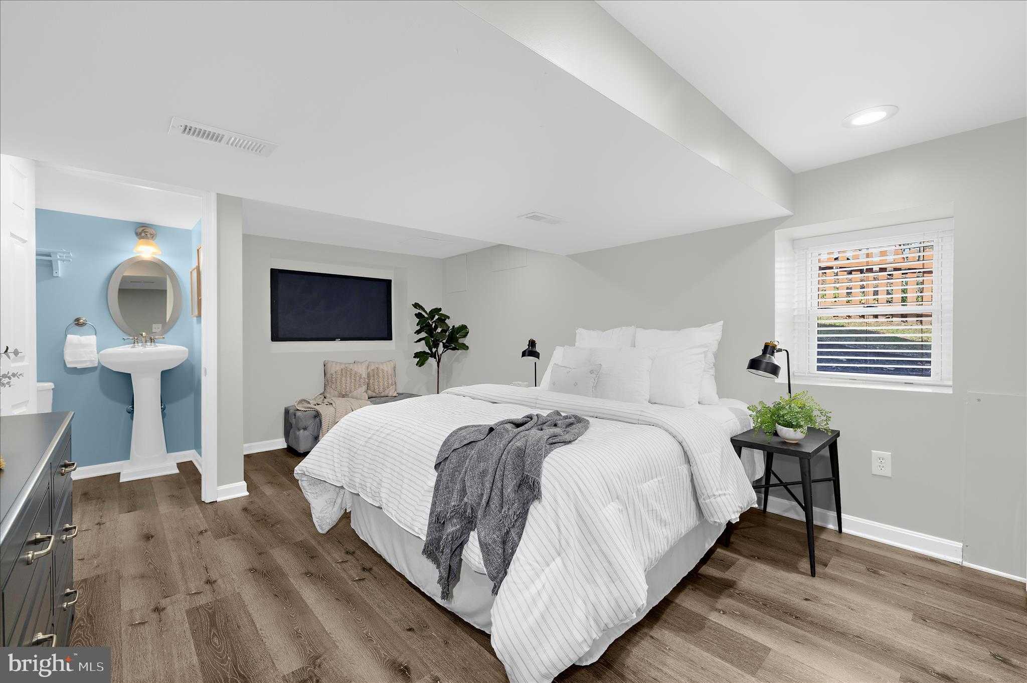 787 Powhatan Beach Rd photo 48