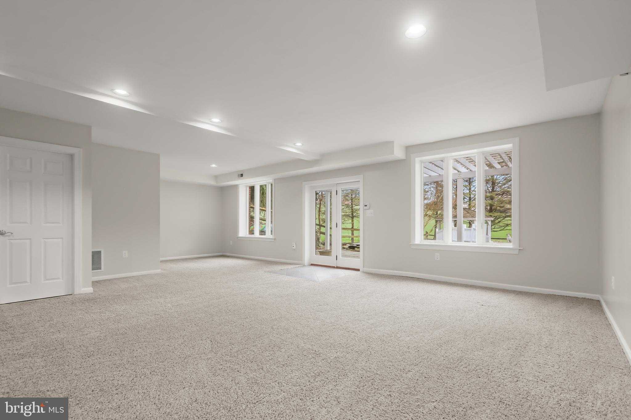 3203 Glouchester Dr photo 73