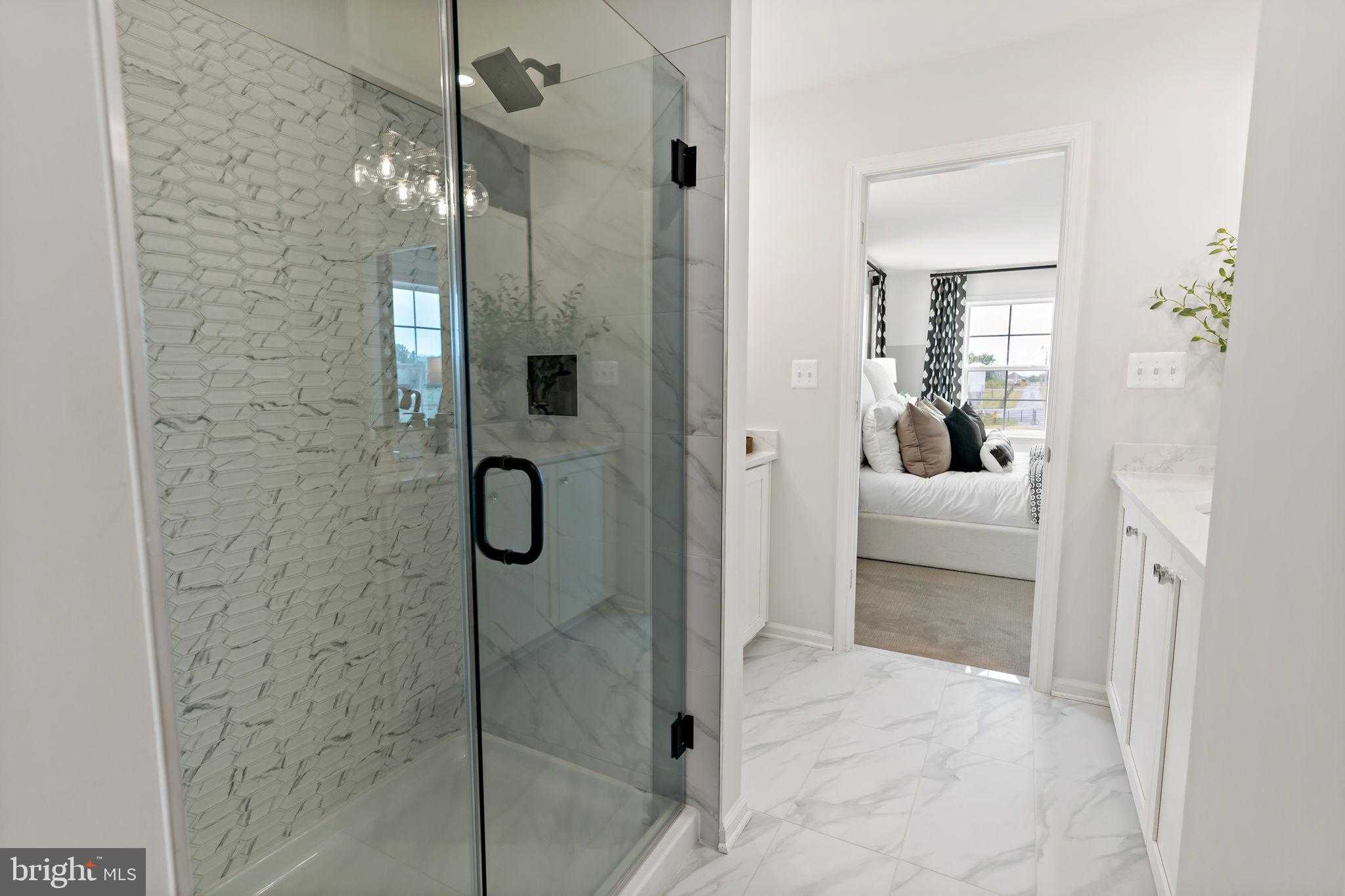 Fontana Cir photo 35