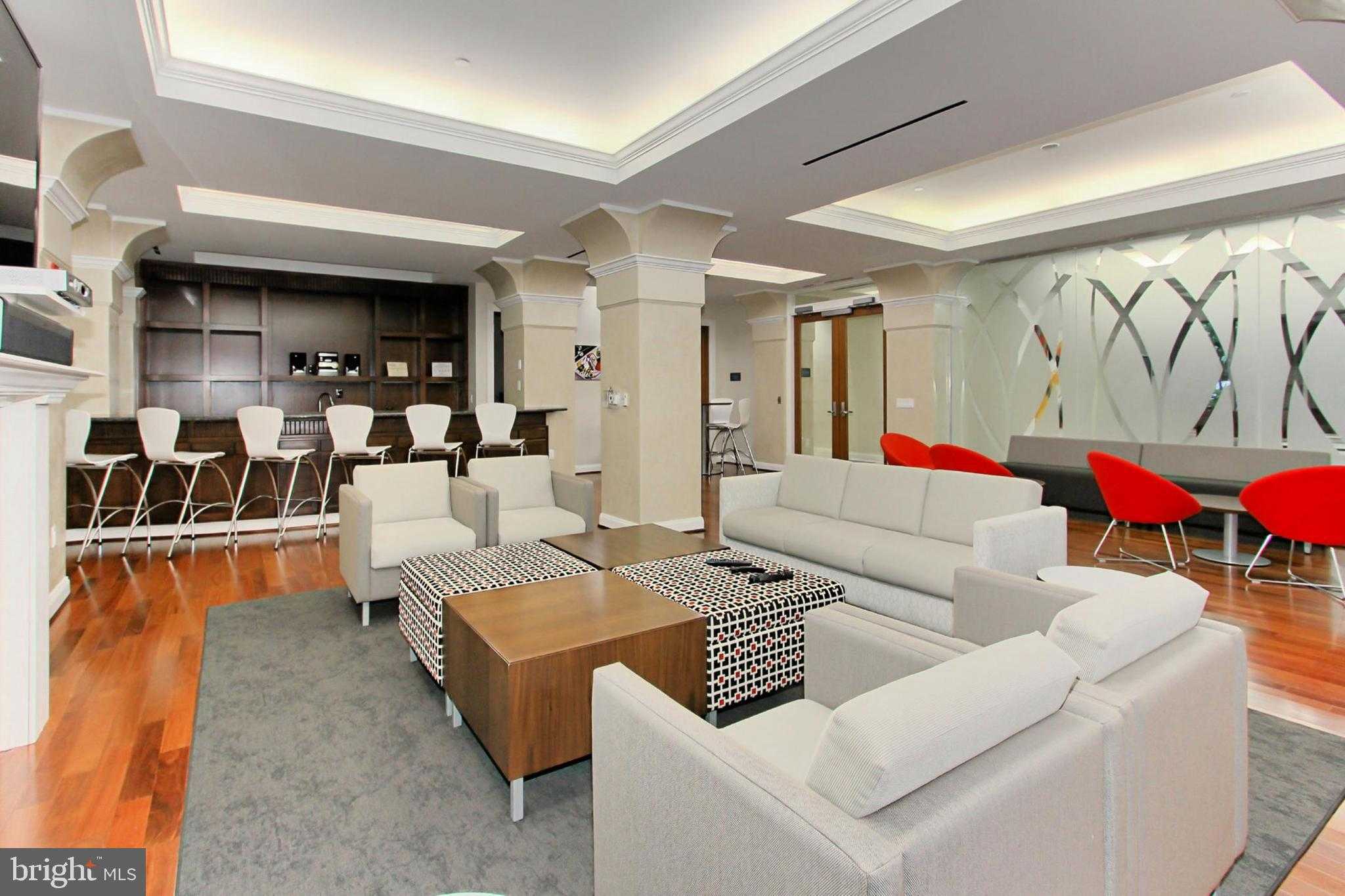 513 W Broad St Apt 711 photo 38