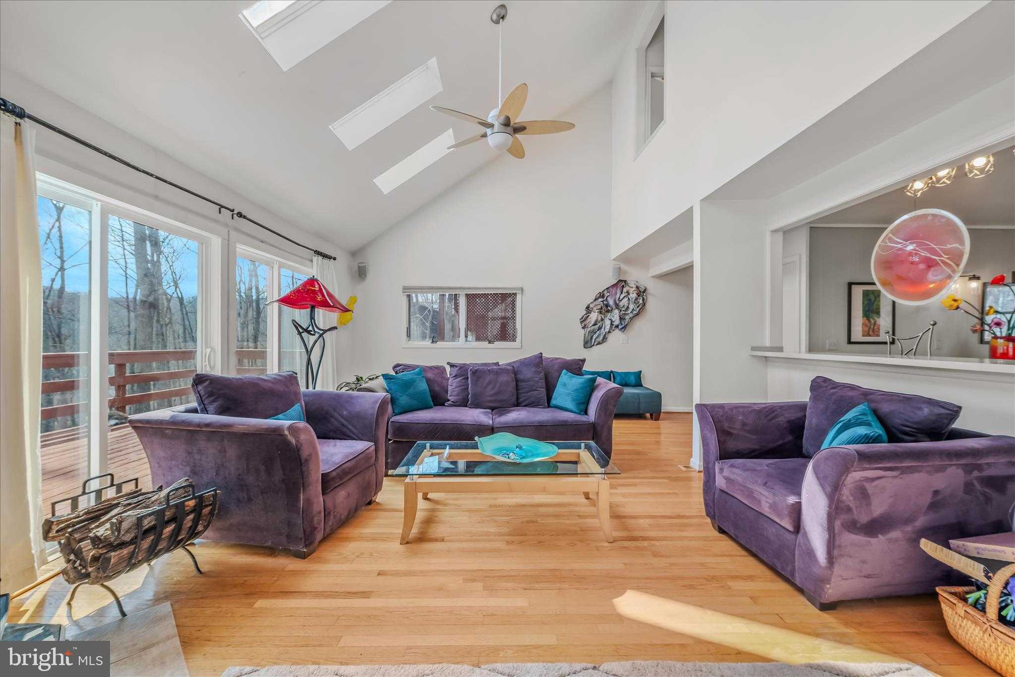 139 Cardinal Ln photo 17