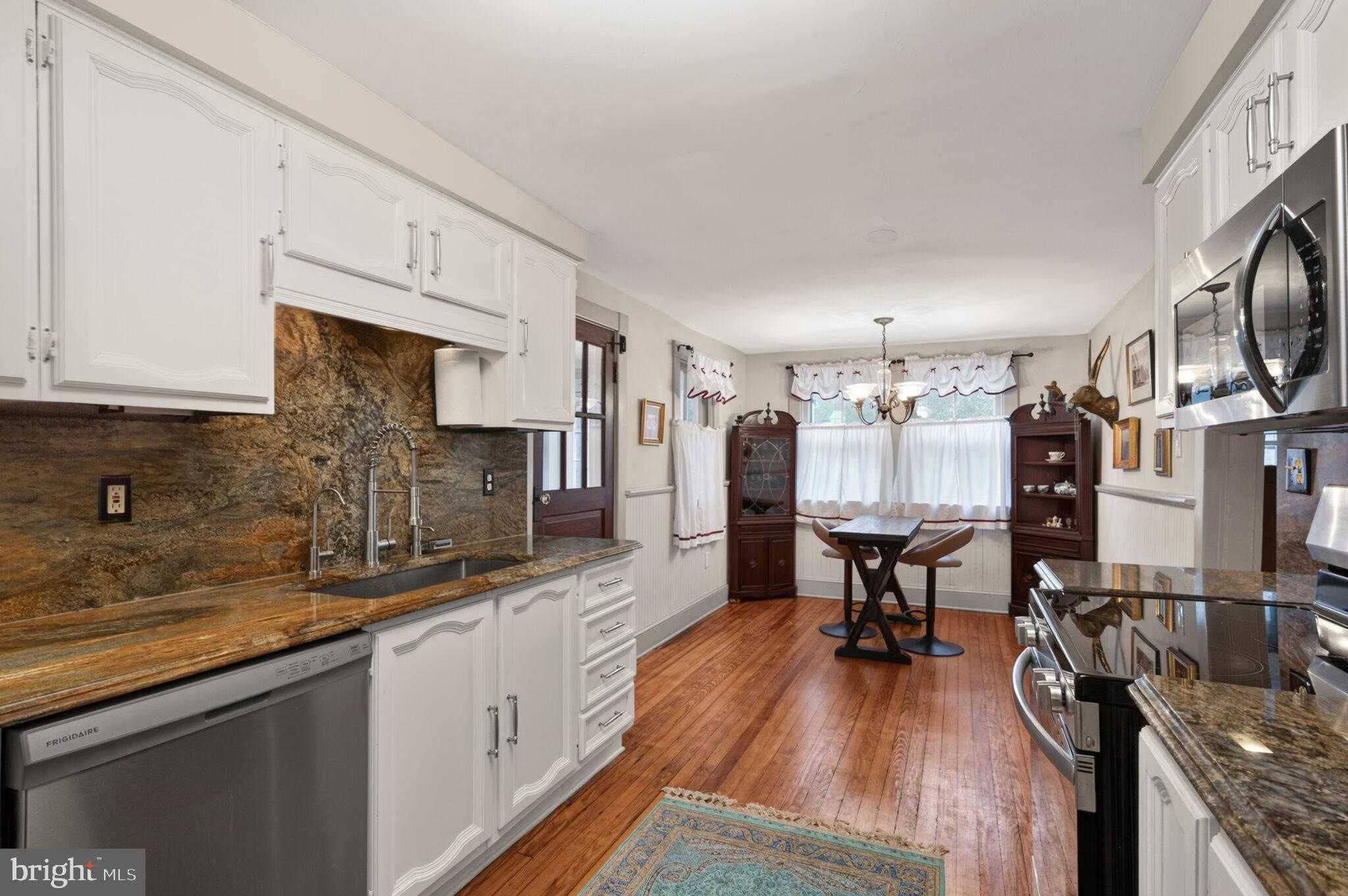 8100 Croom Rd photo 16