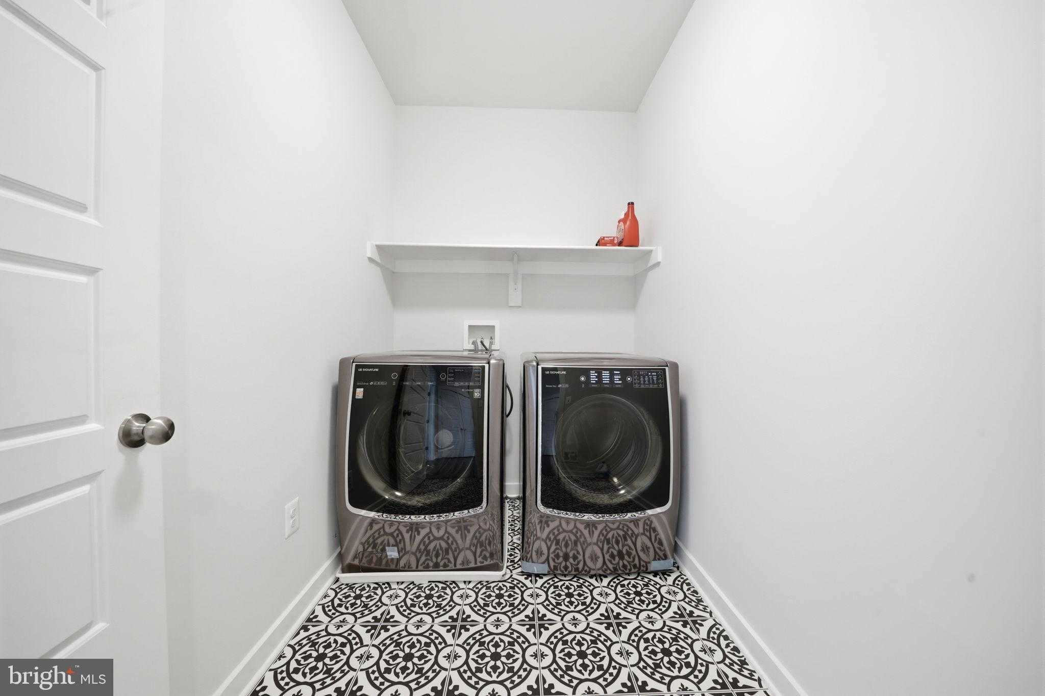 217 Summit Point Blvd photo 33