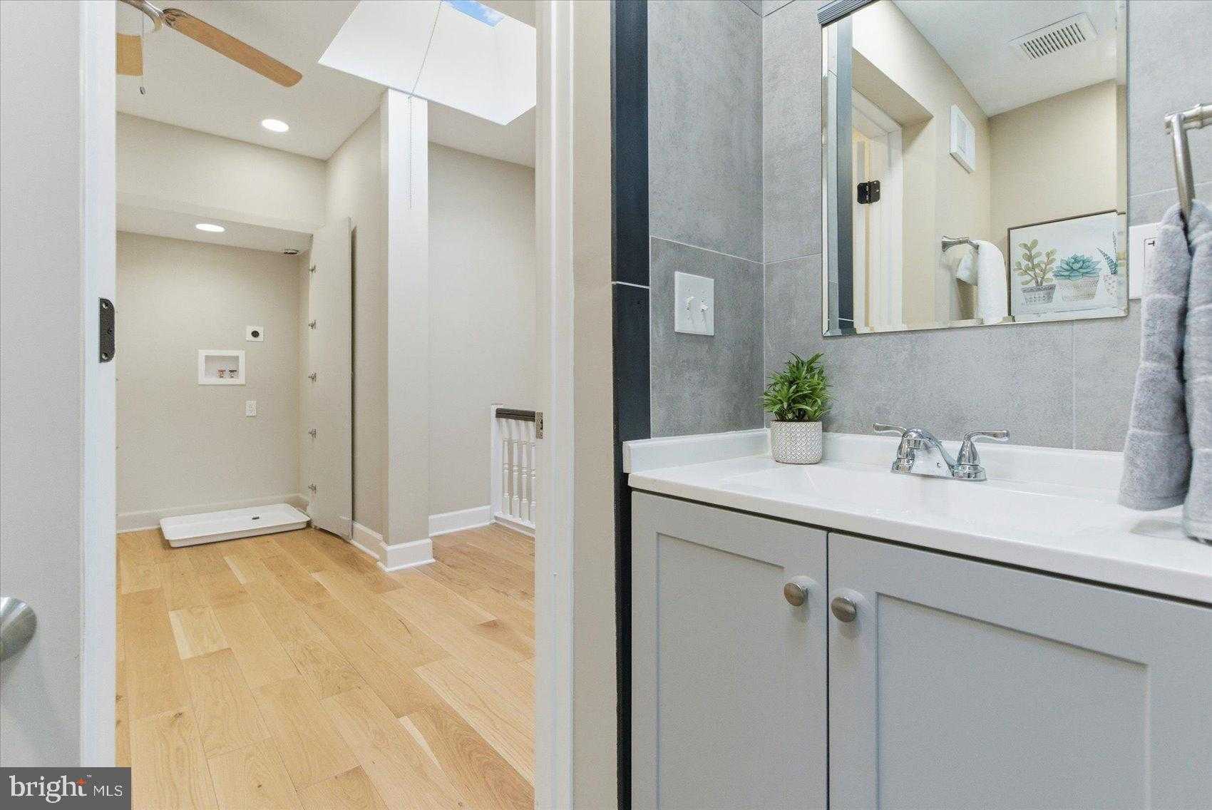 1411 N Patterson Park Ave photo 32