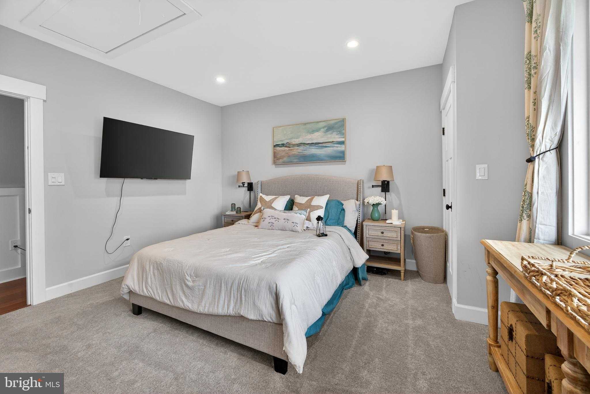 106 N Creek CT photo 34