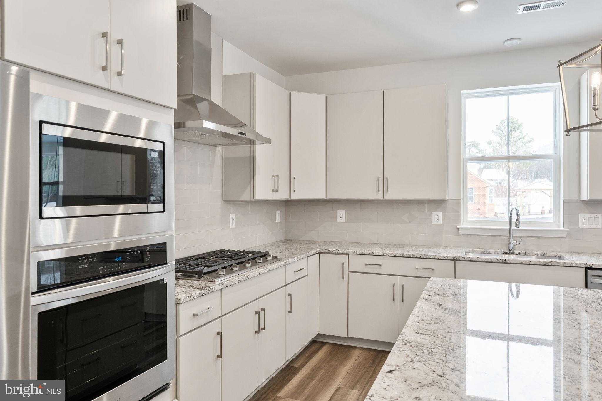 11572 Chapman Mill Dr photo 12